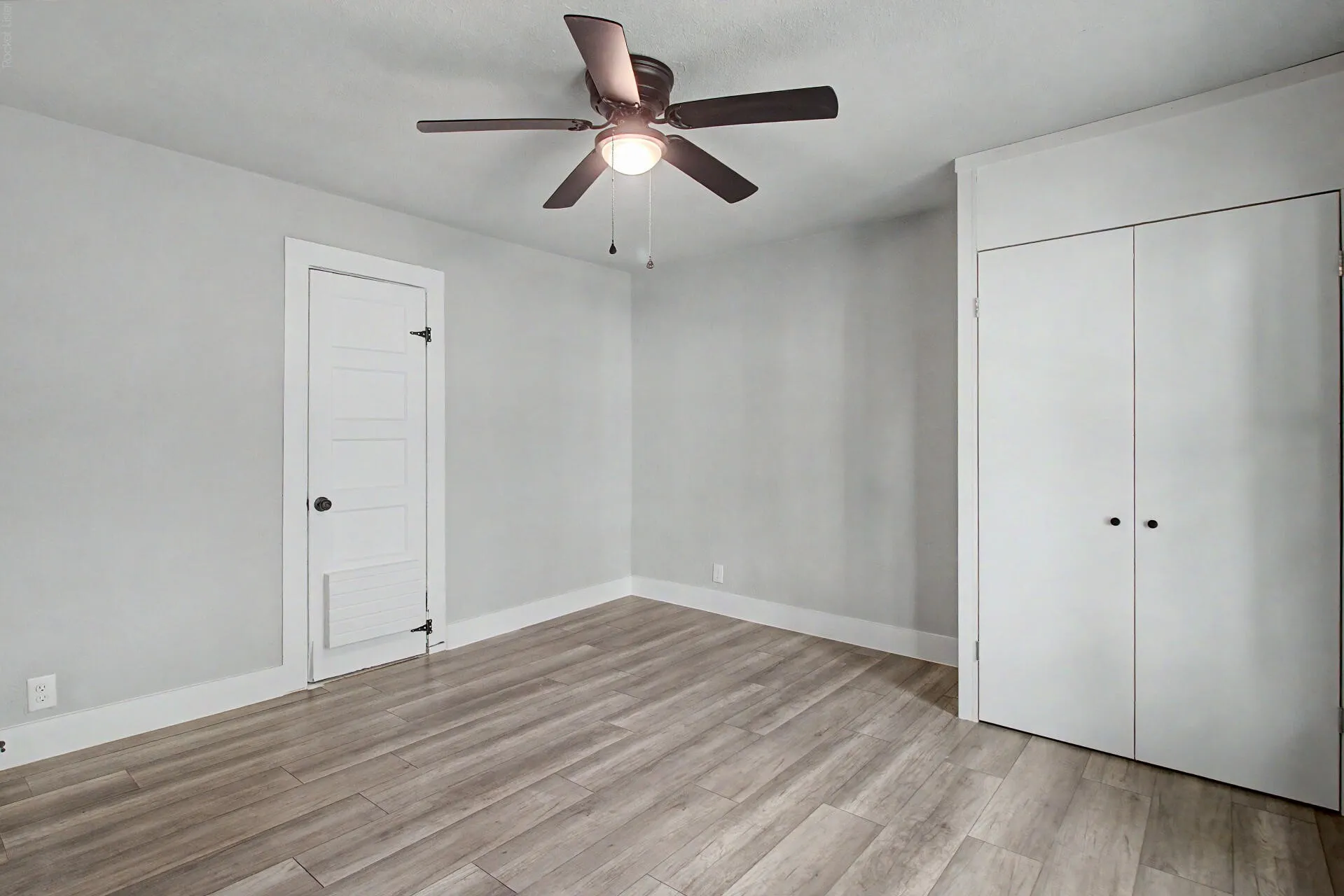 Single Family Residence For Sale in Dallas County , 2643 Marburg Street, Dallas, Texas 75215, 3 Bedroom, 2 Bathroom, 1 Garage spaces, 936 Sqft, built in 1931, mls#21309180, Real Estate Agent in Dallas, Homes For Sale in Dallas county, Homes For Sale in Dallas, Realtor in Dallas Texas, Real Estate Brokerage Independent Realty Texas, Luminita Cordes Realtor