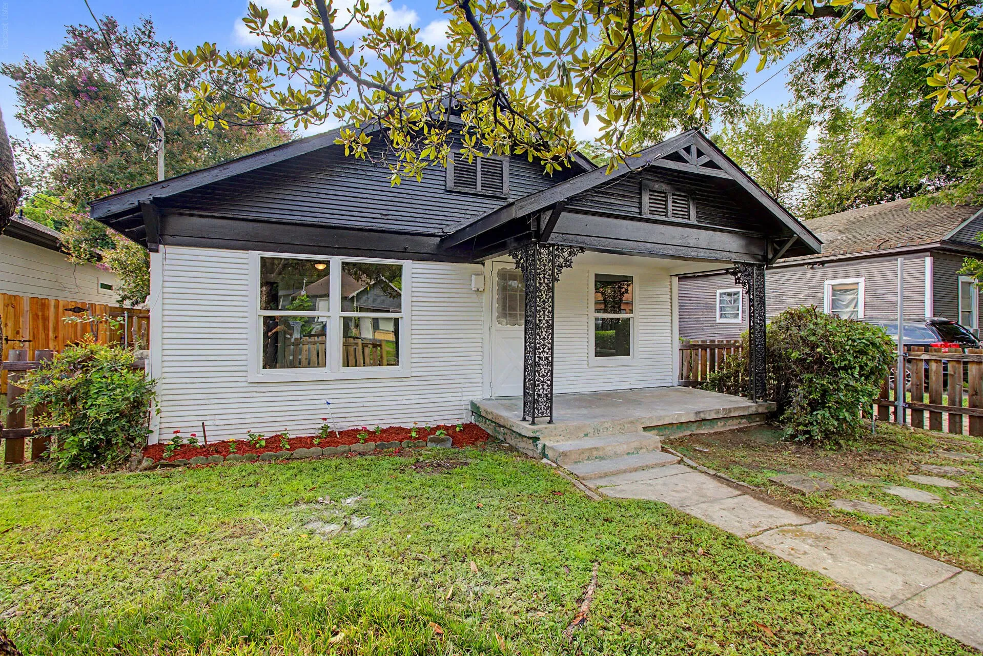 Single Family Residence For Sale in Dallas County , 2643 Marburg Street, Dallas, Texas 75215, 3 Bedroom, 2 Bathroom, 1 Garage spaces, 936 Sqft, built in 1931, mls#21309180, Real Estate Agent in Dallas, Homes For Sale in Dallas county, Homes For Sale in Dallas, Realtor in Dallas Texas, Real Estate Brokerage Independent Realty Texas, Luminita Cordes Realtor