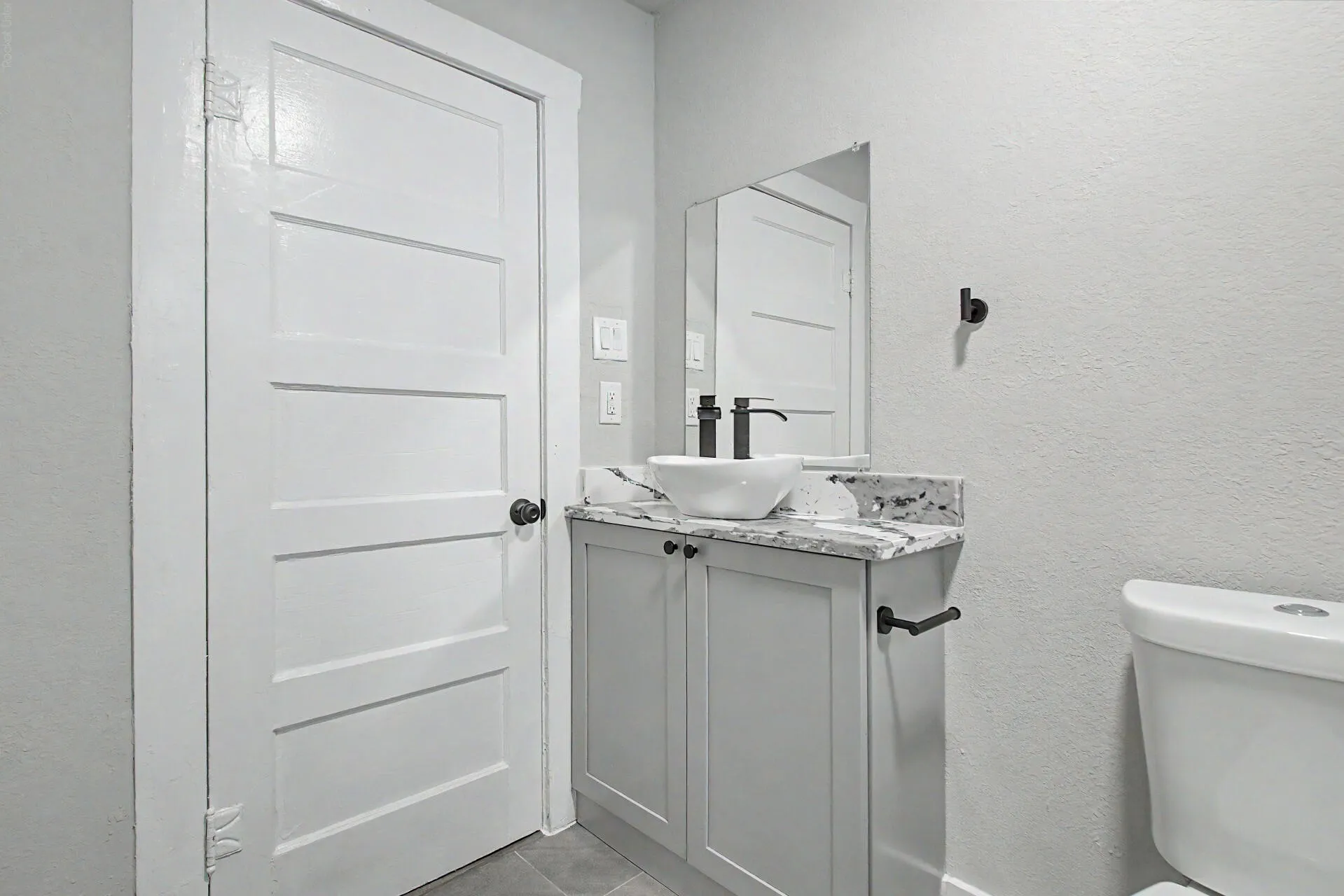 Single Family Residence For Sale in Dallas County , 2643 Marburg Street, Dallas, Texas 75215, 3 Bedroom, 2 Bathroom, 1 Garage spaces, 936 Sqft, built in 1931, mls#21309180, Real Estate Agent in Dallas, Homes For Sale in Dallas county, Homes For Sale in Dallas, Realtor in Dallas Texas, Real Estate Brokerage Independent Realty Texas, Luminita Cordes Realtor