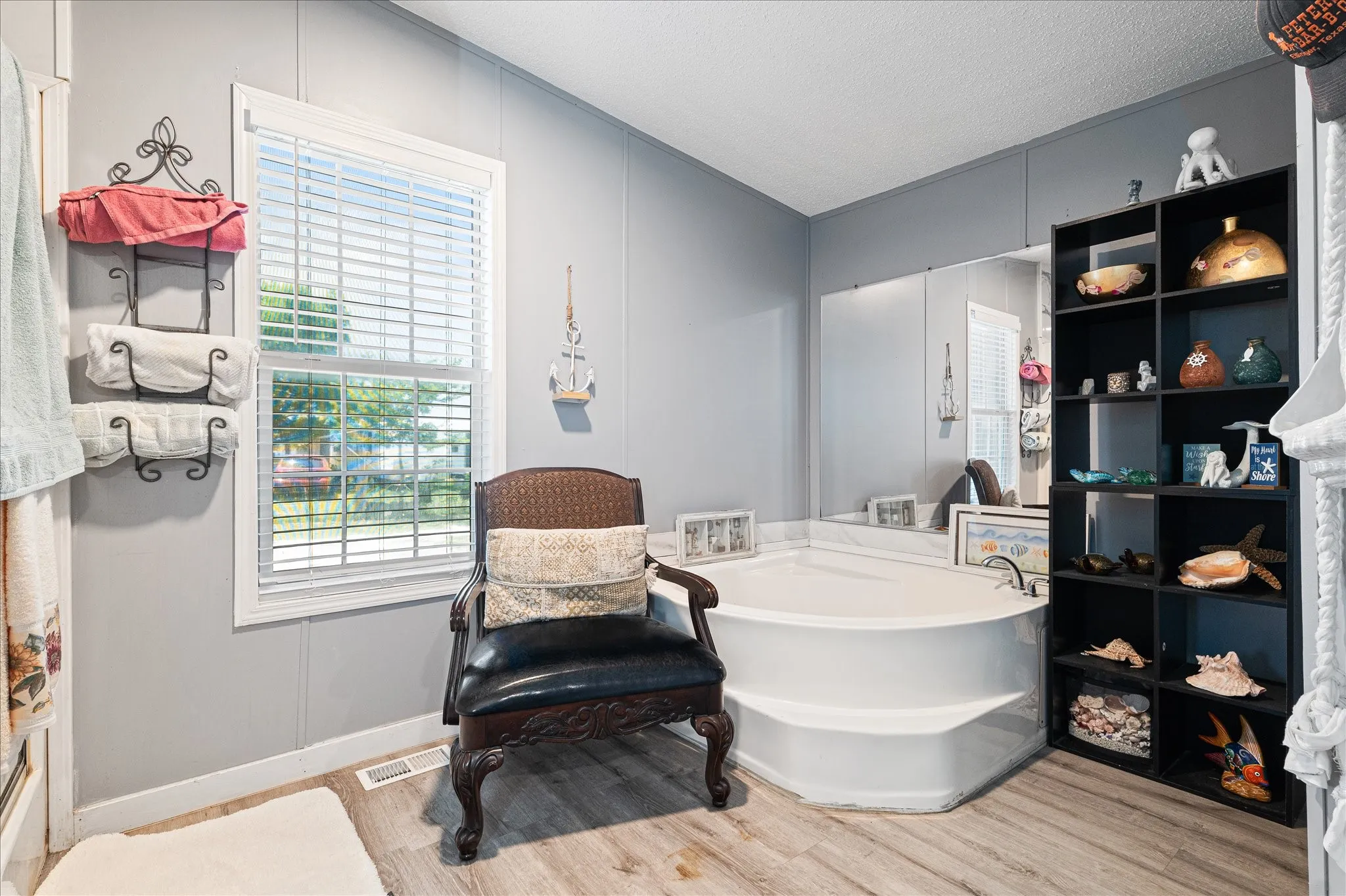 Mobile Home For Sale in Johnson County , 5909 Black Springs Lane, Joshua, Texas 76058, 4 Bedroom, 2 Bathroom, Garage spaces, 1,976 Sqft, built in 2004, Price $359,000, mls#21309479, Real Estate Agent in Joshua, Homes For Sale in Johnson county, Homes For Sale in Joshua, Realtor in Joshua Texas, Real Estate Brokerage Independent Realty Texas, Luminita Cordes Realtor
