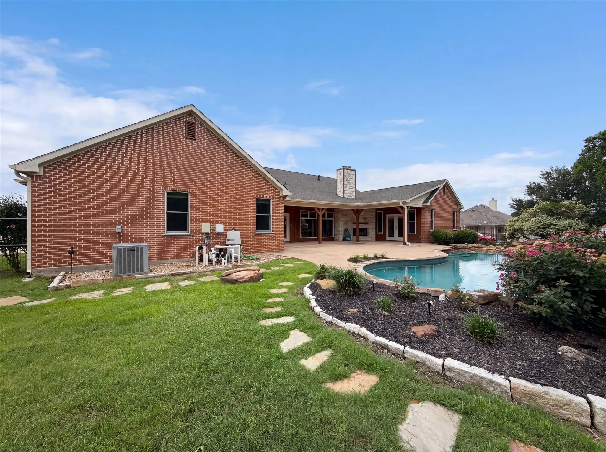 Single Family Residence For Sale in Rockwall County , 1908 Fairway Lane, Royse City, Texas 75189, 4 Bedroom, 3 Bathroom, 3 Garage spaces, 3,130 Sqft, built in 2002, mls#21310047, Real Estate Agent in Royse City, Homes For Sale in Rockwall county, Homes For Sale in Royse City, Realtor in Royse City Texas, Real Estate Brokerage Independent Realty Texas, Luminita Cordes Realtor