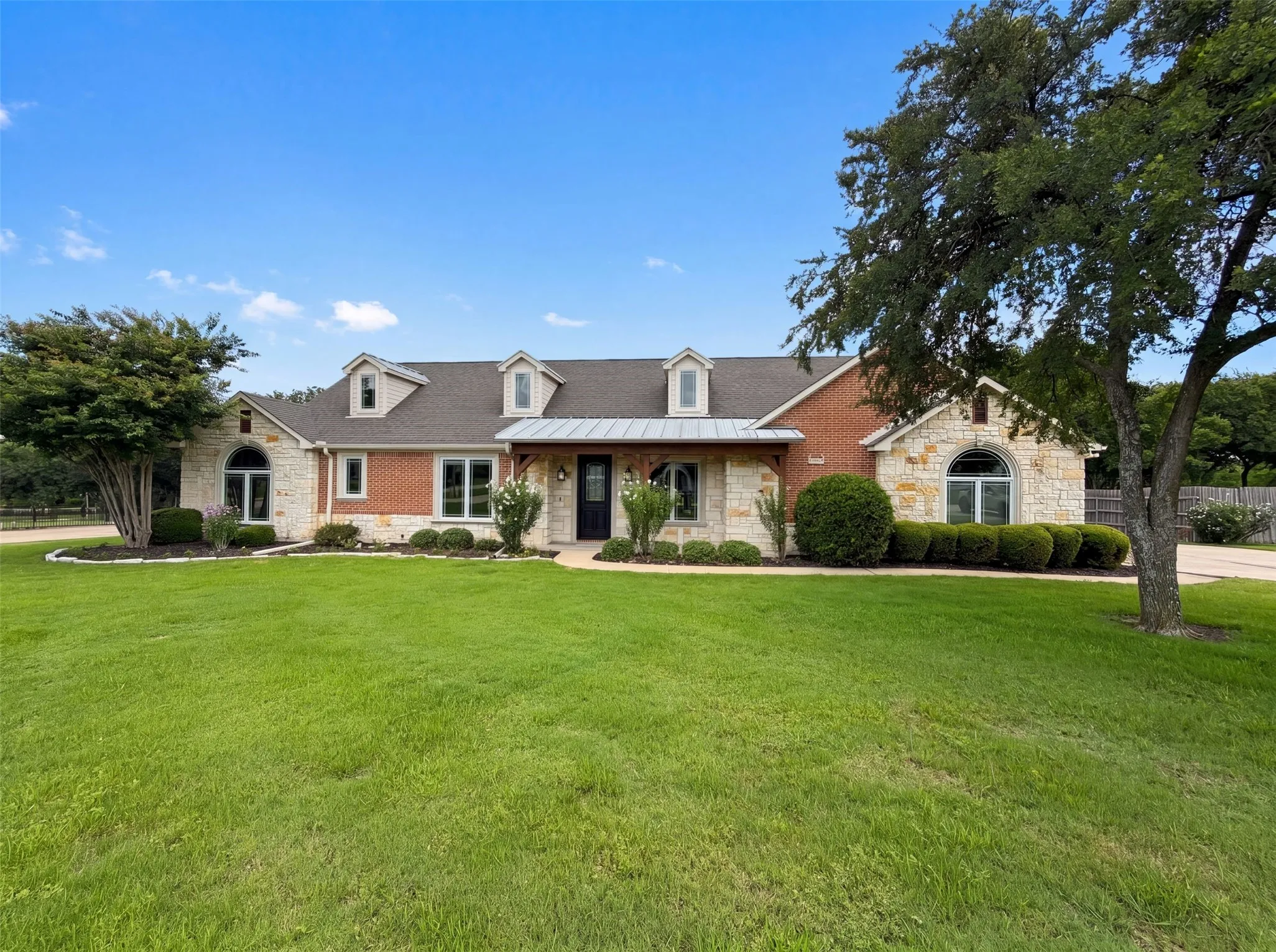 Single Family Residence For Sale in Rockwall County , 1908 Fairway Lane, Royse City, Texas 75189, 4 Bedroom, 3 Bathroom, 3 Garage spaces, 3,130 Sqft, built in 2002, mls#21310047, Real Estate Agent in Royse City, Homes For Sale in Rockwall county, Homes For Sale in Royse City, Realtor in Royse City Texas, Real Estate Brokerage Independent Realty Texas, Luminita Cordes Realtor