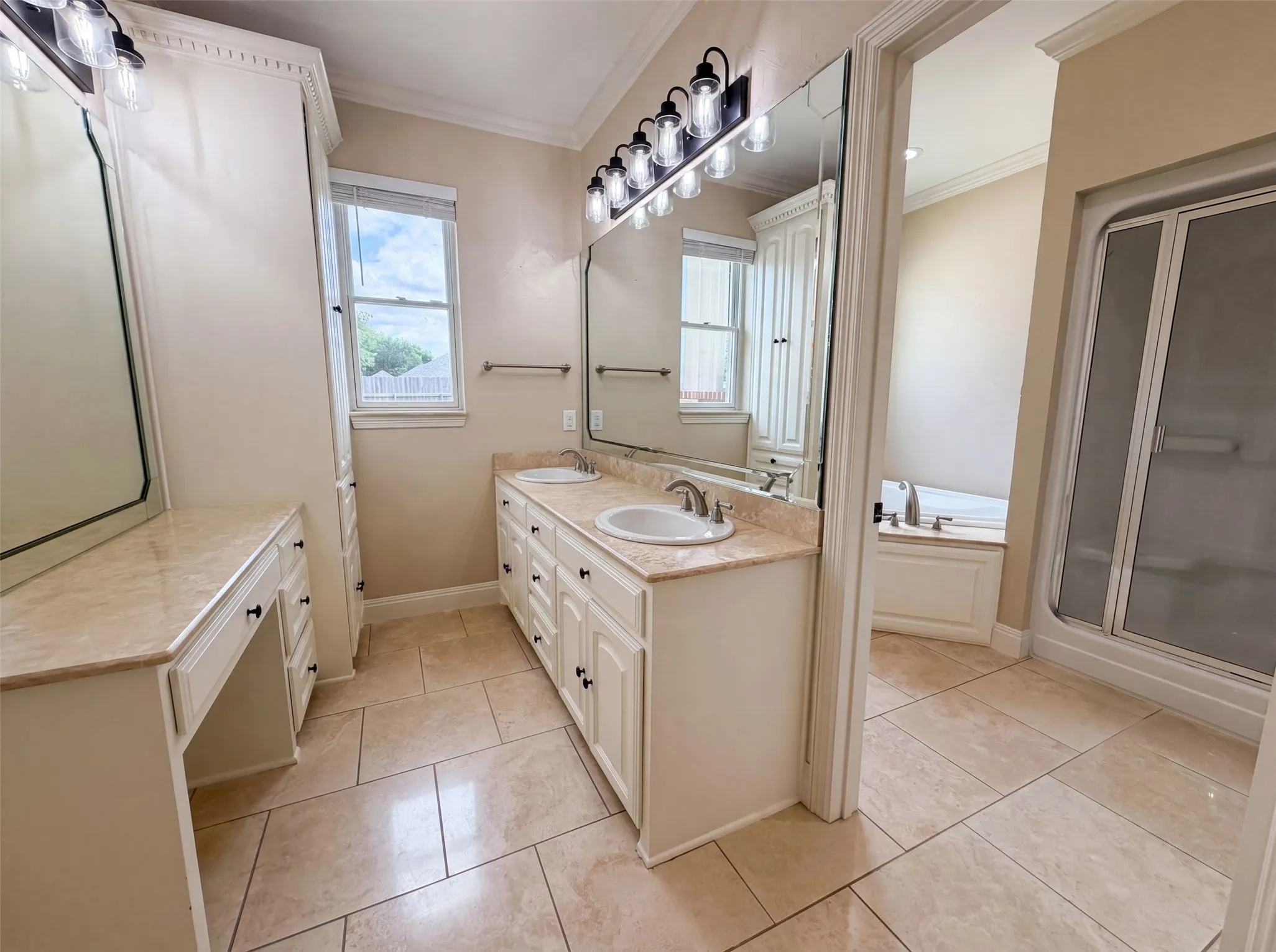 Single Family Residence For Sale in Rockwall County , 1908 Fairway Lane, Royse City, Texas 75189, 4 Bedroom, 3 Bathroom, 3 Garage spaces, 3,130 Sqft, built in 2002, mls#21310047, Real Estate Agent in Royse City, Homes For Sale in Rockwall county, Homes For Sale in Royse City, Realtor in Royse City Texas, Real Estate Brokerage Independent Realty Texas, Luminita Cordes Realtor