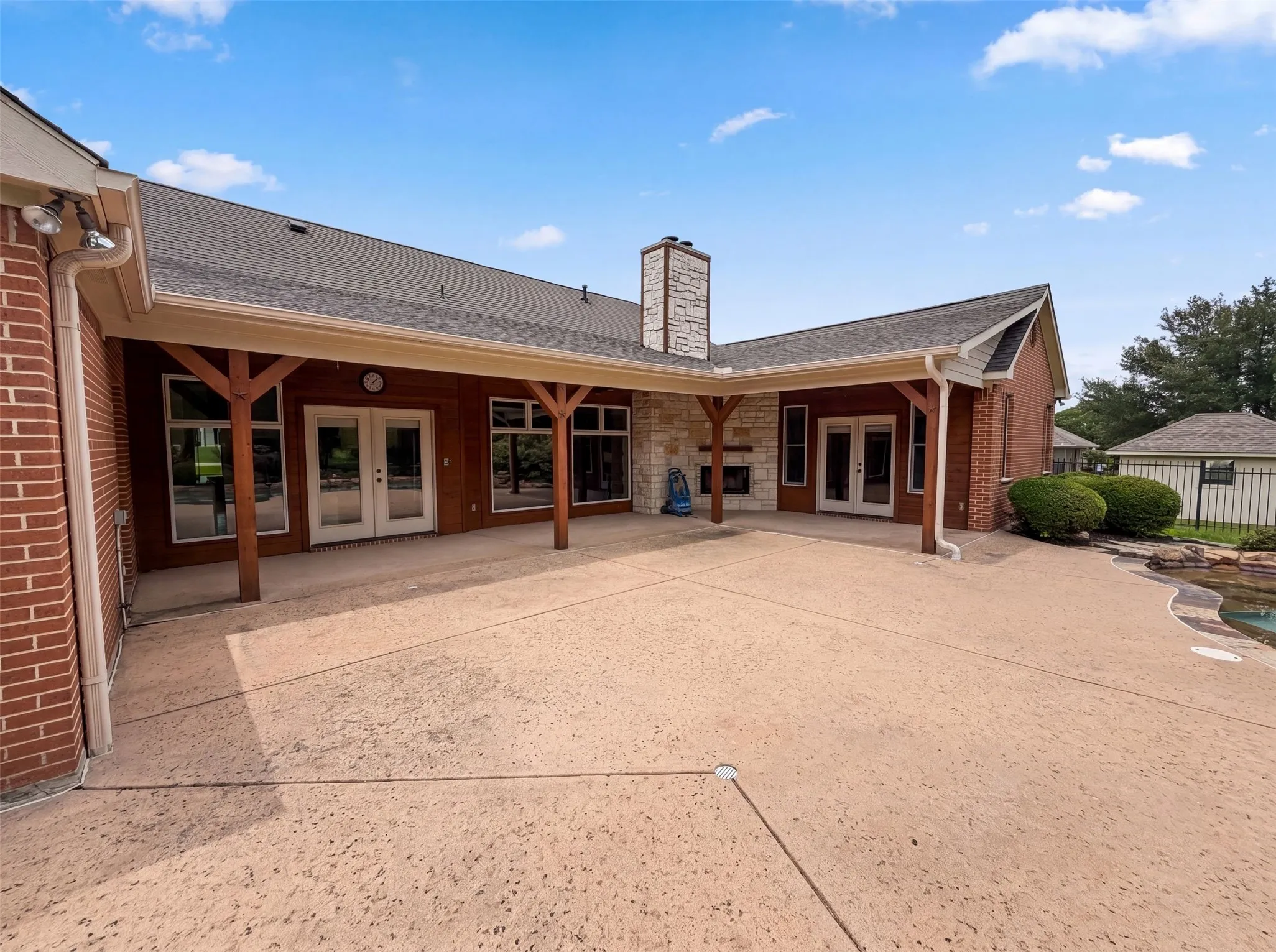Single Family Residence For Sale in Rockwall County , 1908 Fairway Lane, Royse City, Texas 75189, 4 Bedroom, 3 Bathroom, 3 Garage spaces, 3,130 Sqft, built in 2002, mls#21310047, Real Estate Agent in Royse City, Homes For Sale in Rockwall county, Homes For Sale in Royse City, Realtor in Royse City Texas, Real Estate Brokerage Independent Realty Texas, Luminita Cordes Realtor