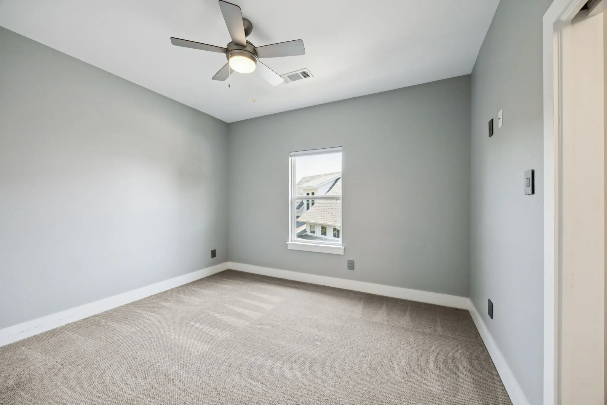2nd level bedroom