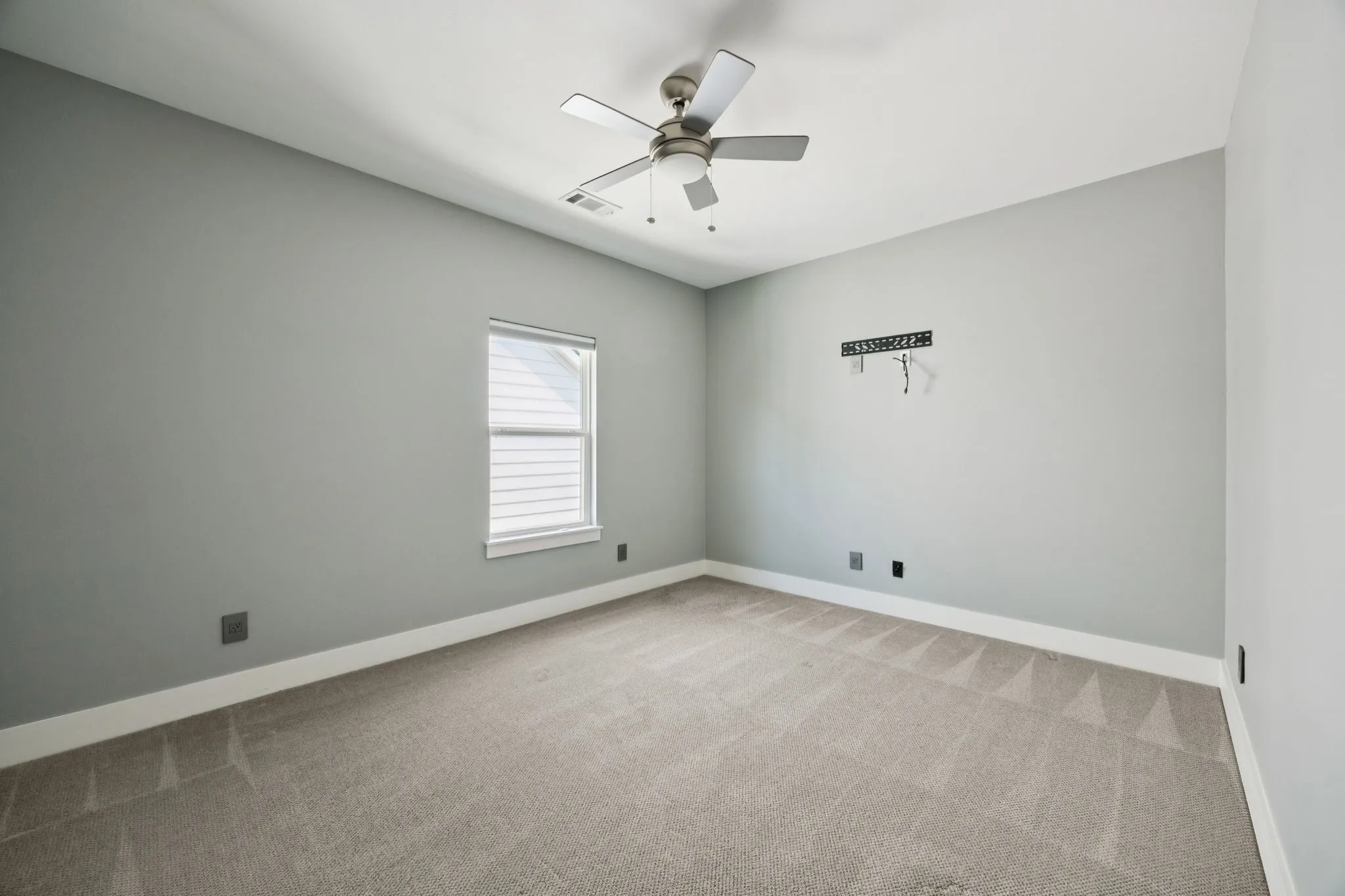 Game room second floor, could be used as an office or extra room