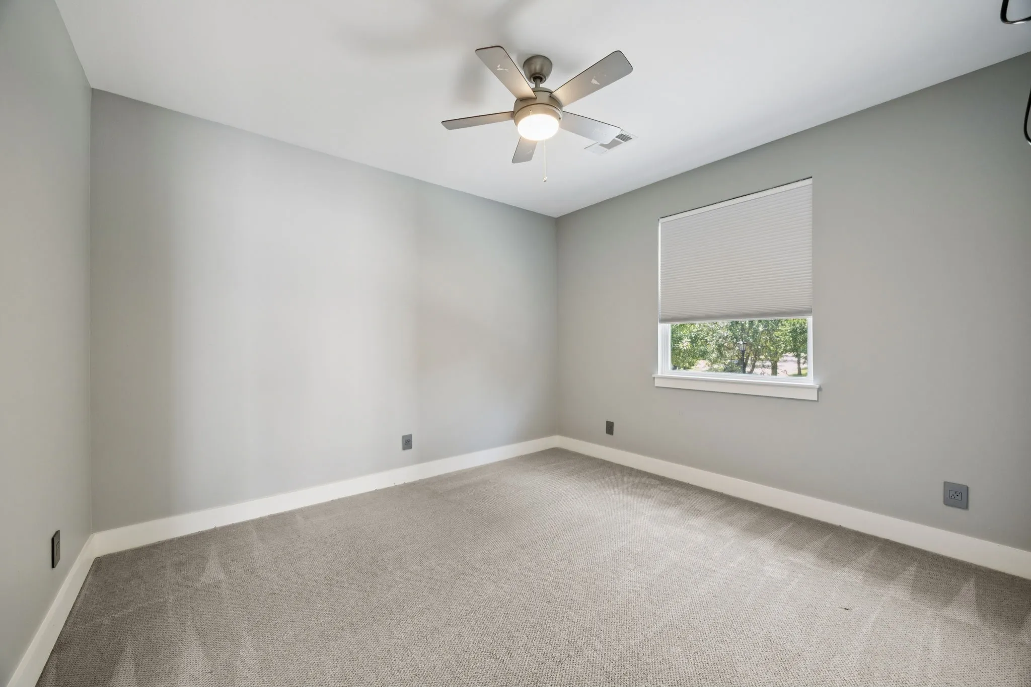 2nd level bedroom