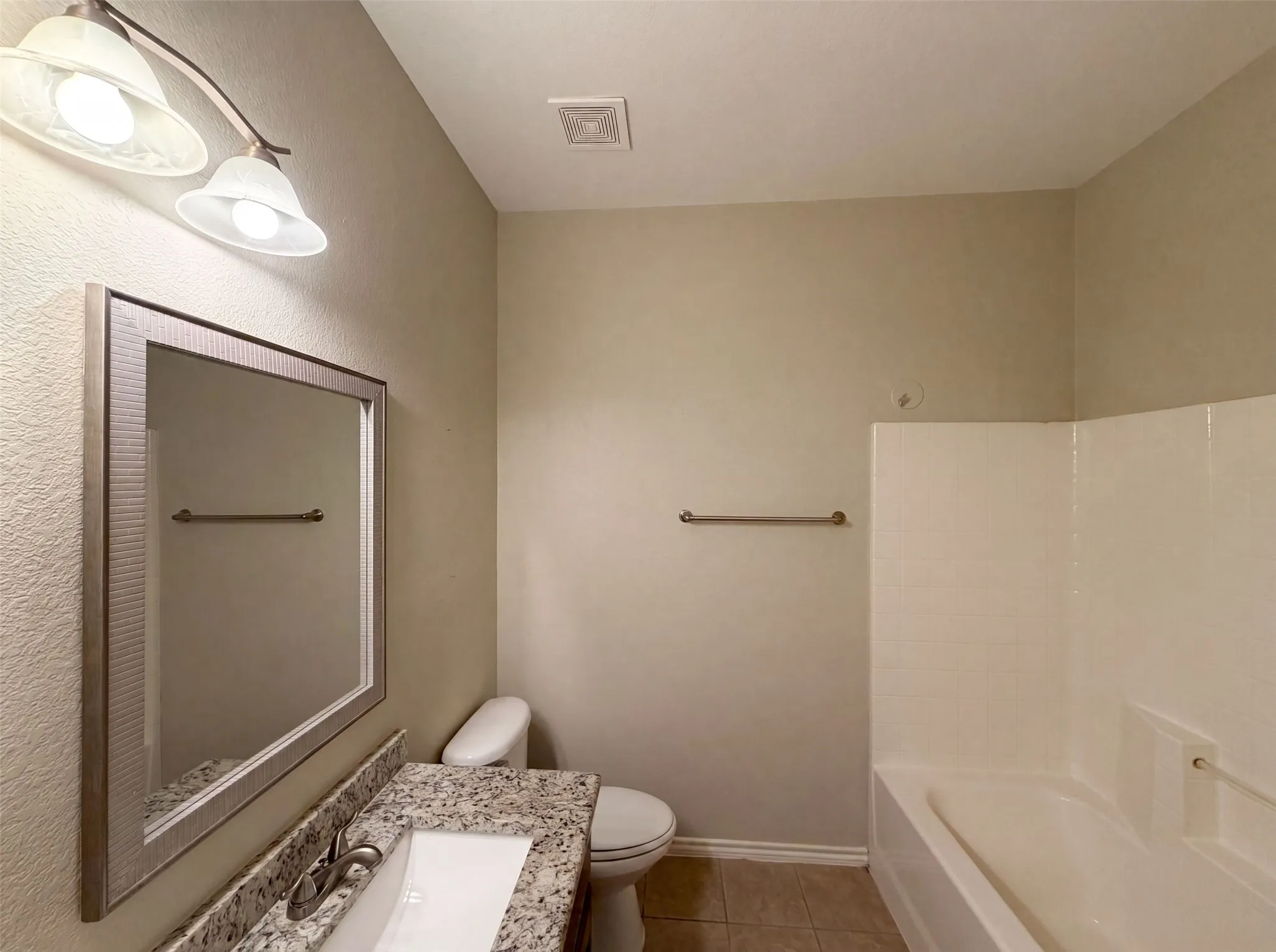 Single Family Residence For Sale in Tarrant County , 1205 Kachina Lane, Fort Worth, Texas 76052, 4 Bedroom, 2 Bathroom, 2 Garage spaces, 1,869 Sqft, built in 2007, mls#21310057, Real Estate Agent in Fort Worth, Homes For Sale in Tarrant county, Homes For Sale in Fort Worth, Realtor in Fort Worth Texas, Real Estate Brokerage Independent Realty Texas, Luminita Cordes Realtor