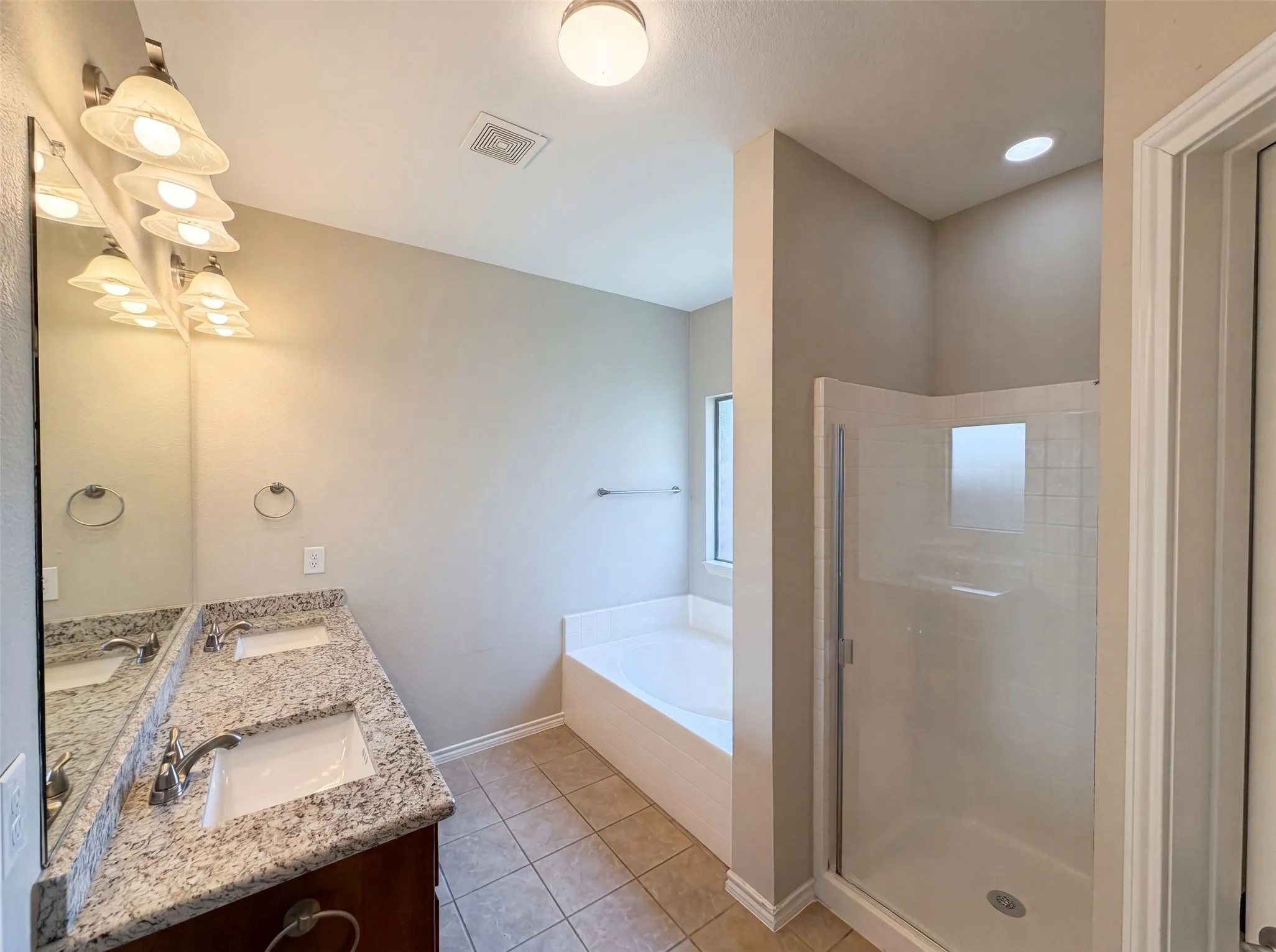 Single Family Residence For Sale in Tarrant County , 1205 Kachina Lane, Fort Worth, Texas 76052, 4 Bedroom, 2 Bathroom, 2 Garage spaces, 1,869 Sqft, built in 2007, mls#21310057, Real Estate Agent in Fort Worth, Homes For Sale in Tarrant county, Homes For Sale in Fort Worth, Realtor in Fort Worth Texas, Real Estate Brokerage Independent Realty Texas, Luminita Cordes Realtor