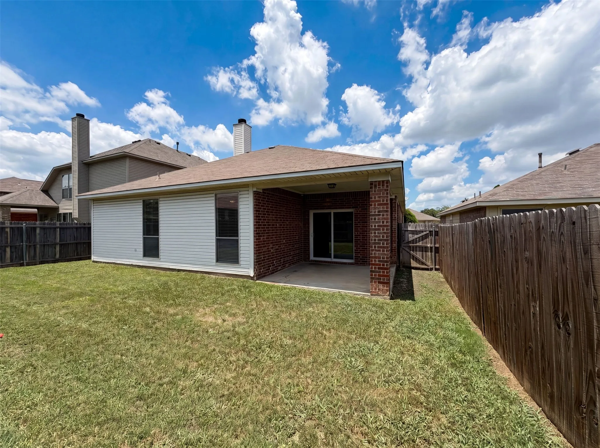 Single Family Residence For Sale in Tarrant County , 1205 Kachina Lane, Fort Worth, Texas 76052, 4 Bedroom, 2 Bathroom, 2 Garage spaces, 1,869 Sqft, built in 2007, mls#21310057, Real Estate Agent in Fort Worth, Homes For Sale in Tarrant county, Homes For Sale in Fort Worth, Realtor in Fort Worth Texas, Real Estate Brokerage Independent Realty Texas, Luminita Cordes Realtor