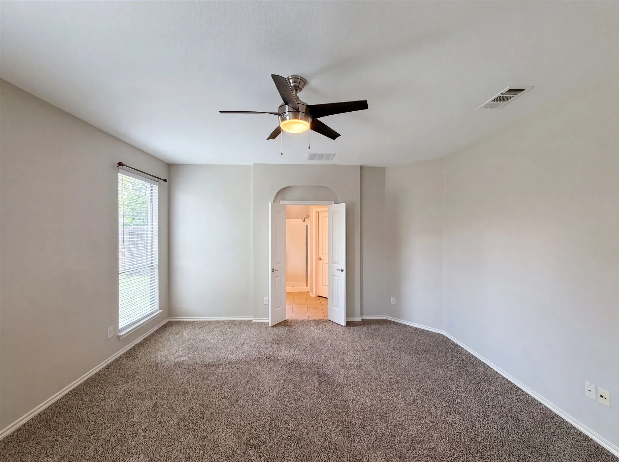 Single Family Residence For Sale in Tarrant County , 1205 Kachina Lane, Fort Worth, Texas 76052, 4 Bedroom, 2 Bathroom, 2 Garage spaces, 1,869 Sqft, built in 2007, mls#21310057, Real Estate Agent in Fort Worth, Homes For Sale in Tarrant county, Homes For Sale in Fort Worth, Realtor in Fort Worth Texas, Real Estate Brokerage Independent Realty Texas, Luminita Cordes Realtor