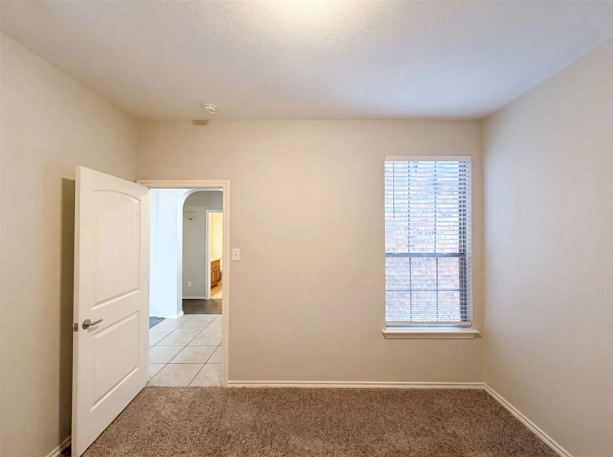 Single Family Residence For Sale in Tarrant County , 1205 Kachina Lane, Fort Worth, Texas 76052, 4 Bedroom, 2 Bathroom, 2 Garage spaces, 1,869 Sqft, built in 2007, mls#21310057, Real Estate Agent in Fort Worth, Homes For Sale in Tarrant county, Homes For Sale in Fort Worth, Realtor in Fort Worth Texas, Real Estate Brokerage Independent Realty Texas, Luminita Cordes Realtor