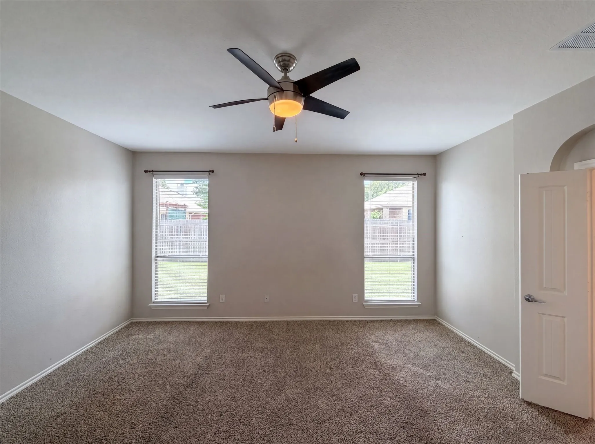 Single Family Residence For Sale in Tarrant County , 1205 Kachina Lane, Fort Worth, Texas 76052, 4 Bedroom, 2 Bathroom, 2 Garage spaces, 1,869 Sqft, built in 2007, mls#21310057, Real Estate Agent in Fort Worth, Homes For Sale in Tarrant county, Homes For Sale in Fort Worth, Realtor in Fort Worth Texas, Real Estate Brokerage Independent Realty Texas, Luminita Cordes Realtor