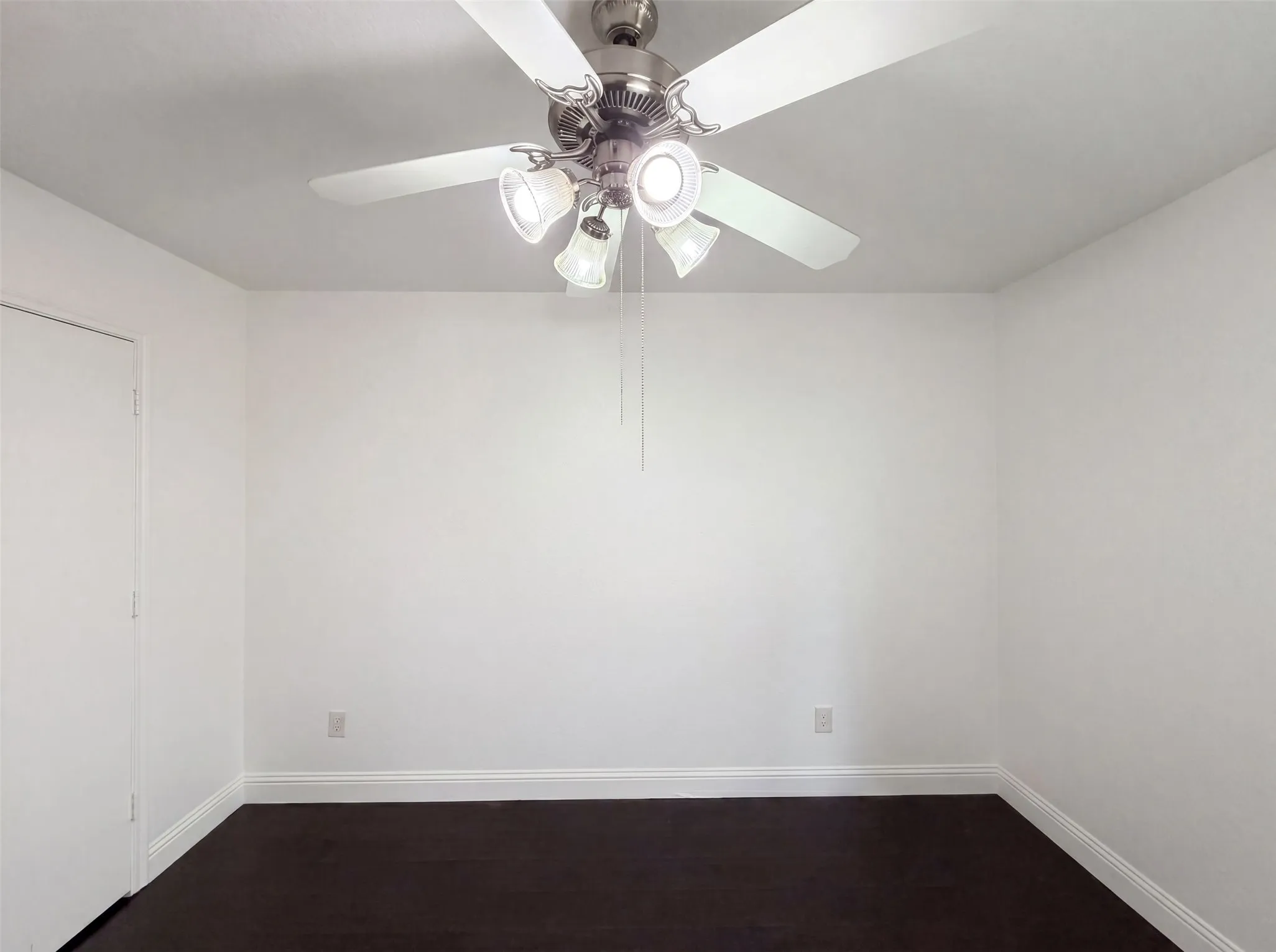Single Family Residence For Sale in Tarrant County , 10428 Turning Leaf Trail, Fort Worth, Texas 76131, 3 Bedroom, 2 Bathroom, 2 Garage spaces, 1,534 Sqft, built in 2005, mls#21310069, Real Estate Agent in Fort Worth, Homes For Sale in Tarrant county, Homes For Sale in Fort Worth, Realtor in Fort Worth Texas, Real Estate Brokerage Independent Realty Texas, Luminita Cordes Realtor
