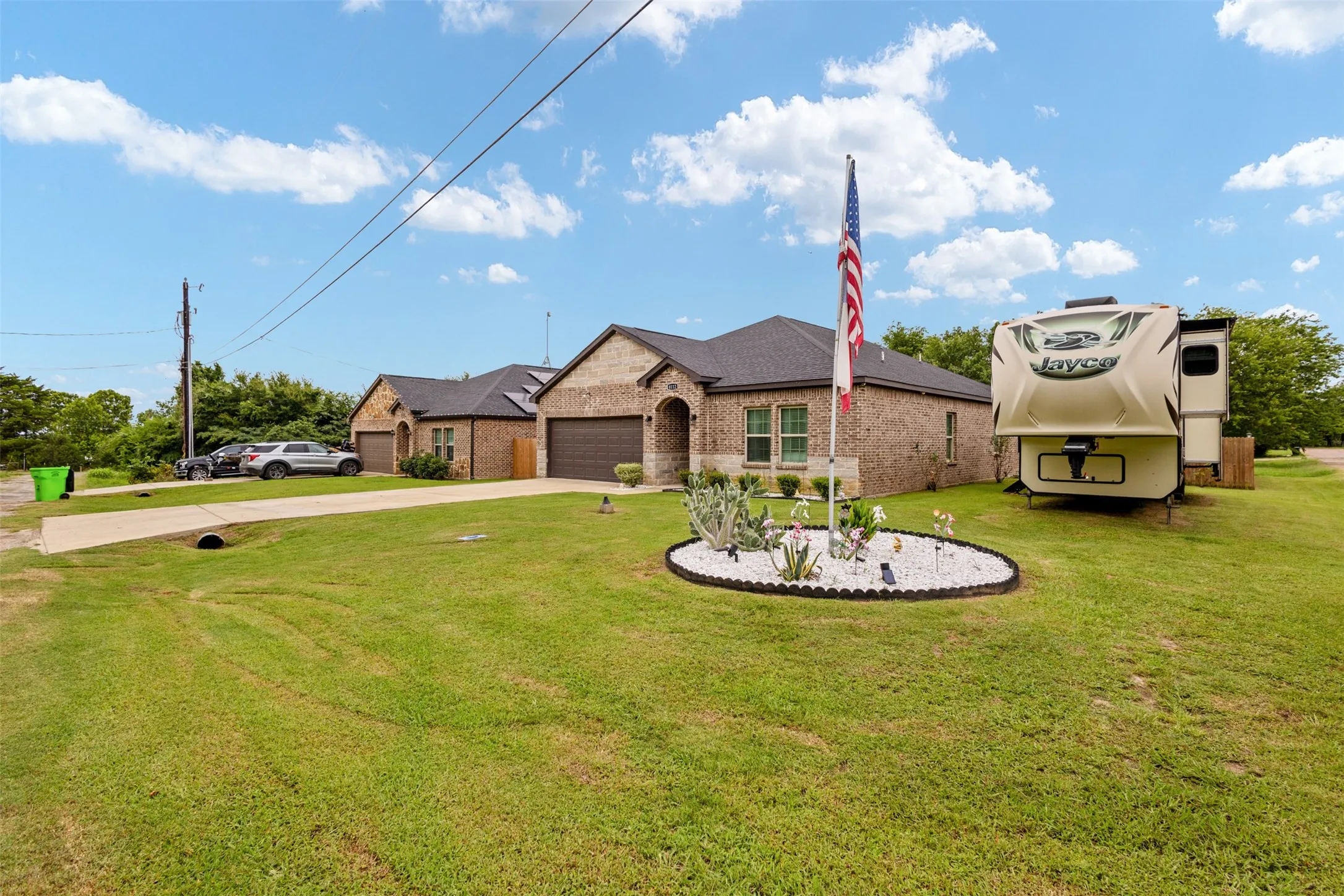 Single Family Residence For Sale in Kaufman County , 8112 Lakeshore Drive, Kemp, Texas 75143, 4 Bedrooms, 2 Bathrooms, 2 Garage spaces, 1,948 Sqft, built in 2022, Price $325,000, mls#21307615, Real Estate Agent in Kemp, Homes For Sale in Kaufman county, Homes For Sale in Kemp, Realtor in Kemp Texas, Real Estate Brokerage Independent Realty Texas, Luminita Cordes Realtor