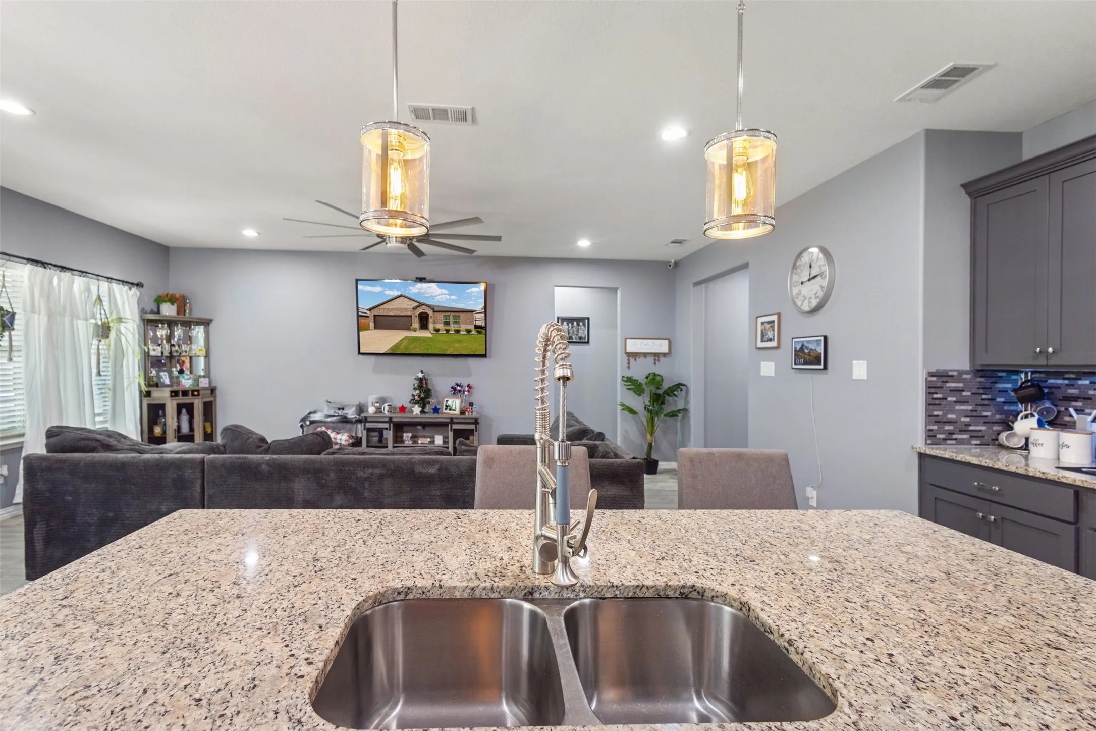 Single Family Residence For Sale in Kaufman County , 8112 Lakeshore Drive, Kemp, Texas 75143, 4 Bedrooms, 2 Bathrooms, 2 Garage spaces, 1,948 Sqft, built in 2022, Price $325,000, mls#21307615, Real Estate Agent in Kemp, Homes For Sale in Kaufman county, Homes For Sale in Kemp, Realtor in Kemp Texas, Real Estate Brokerage Independent Realty Texas, Luminita Cordes Realtor