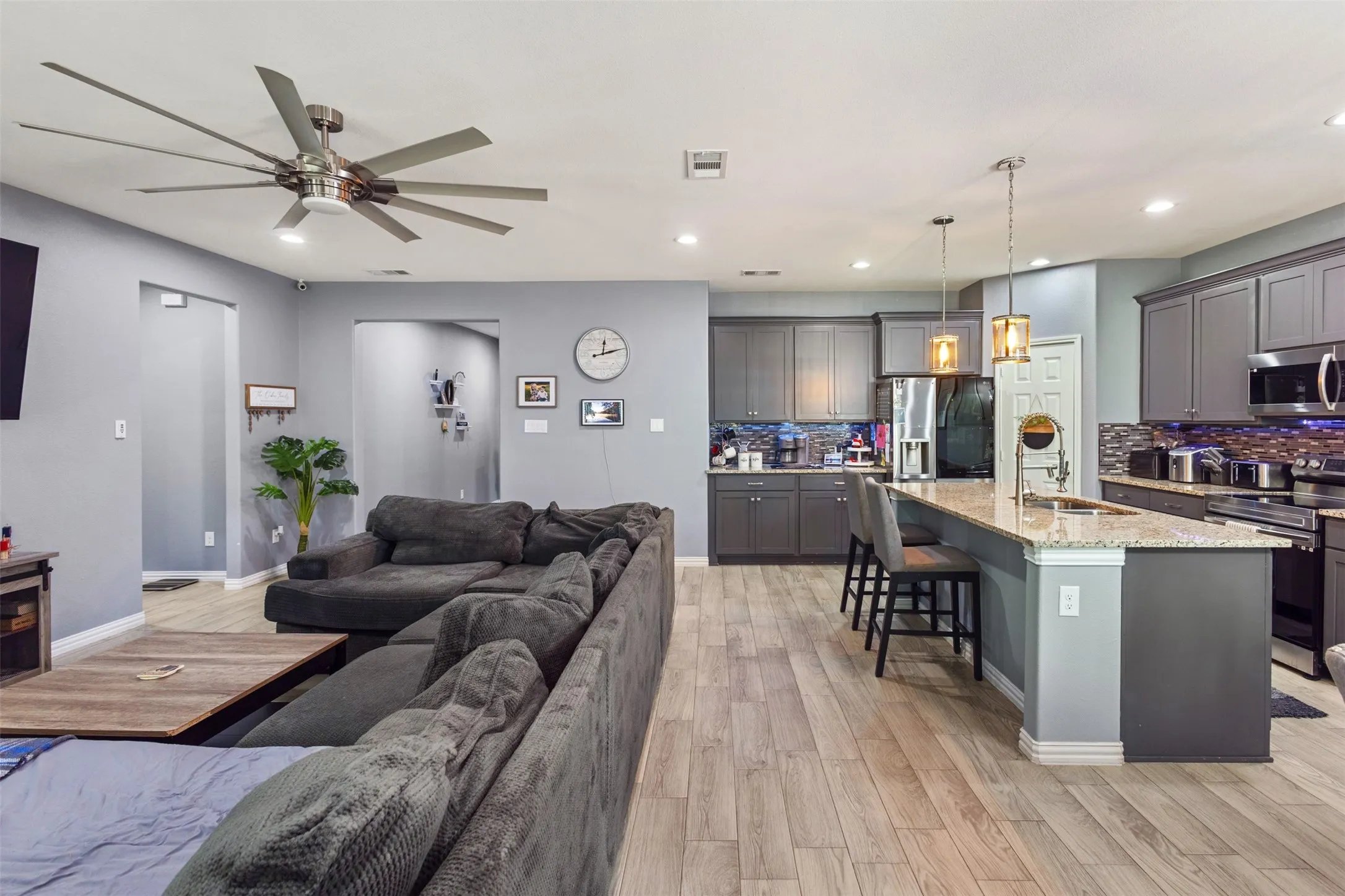 Single Family Residence For Sale in Kaufman County , 8112 Lakeshore Drive, Kemp, Texas 75143, 4 Bedrooms, 2 Bathrooms, 2 Garage spaces, 1,948 Sqft, built in 2022, Price $325,000, mls#21307615, Real Estate Agent in Kemp, Homes For Sale in Kaufman county, Homes For Sale in Kemp, Realtor in Kemp Texas, Real Estate Brokerage Independent Realty Texas, Luminita Cordes Realtor