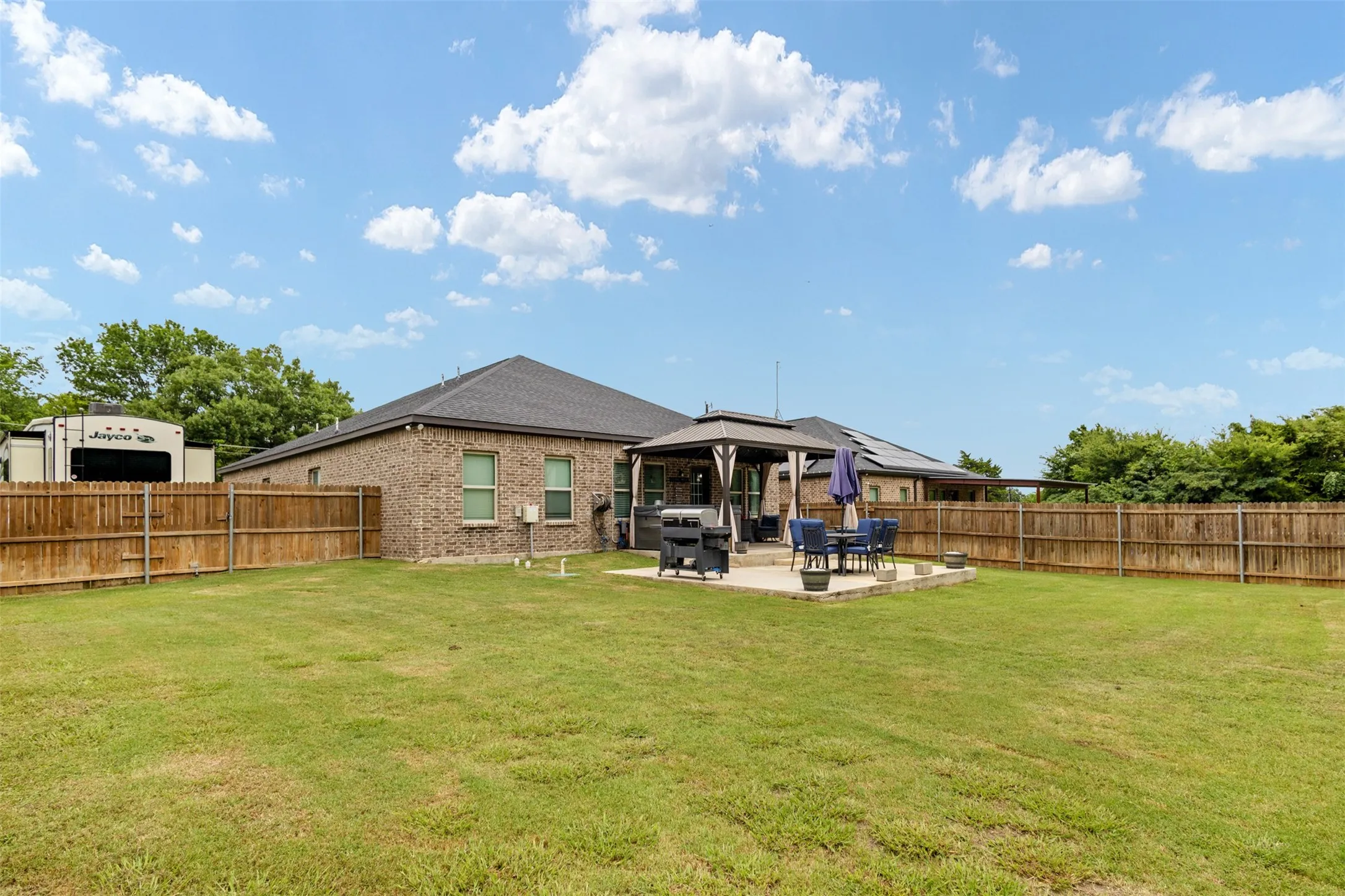 Single Family Residence For Sale in Kaufman County , 8112 Lakeshore Drive, Kemp, Texas 75143, 4 Bedrooms, 2 Bathrooms, 2 Garage spaces, 1,948 Sqft, built in 2022, Price $325,000, mls#21307615, Real Estate Agent in Kemp, Homes For Sale in Kaufman county, Homes For Sale in Kemp, Realtor in Kemp Texas, Real Estate Brokerage Independent Realty Texas, Luminita Cordes Realtor