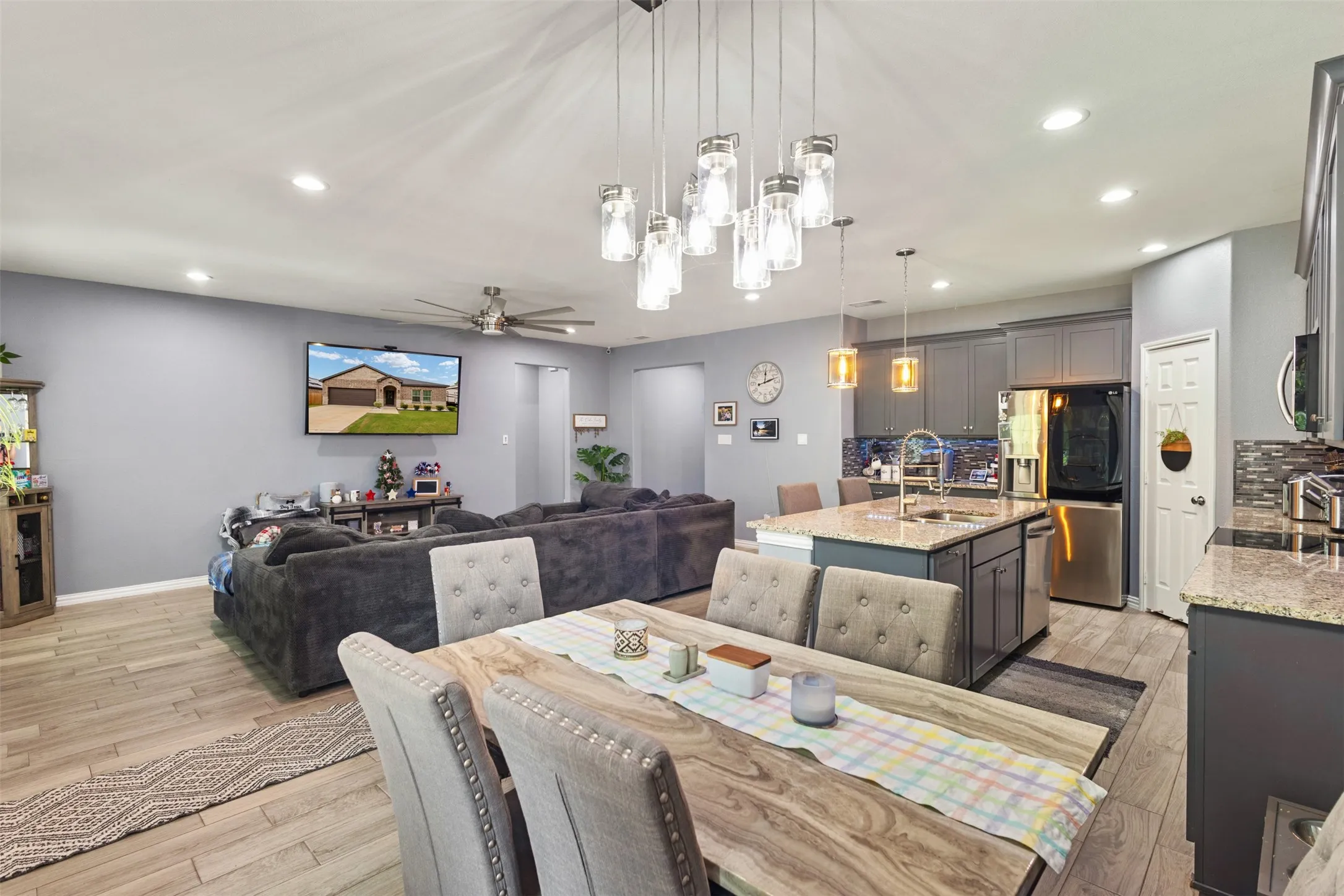 Single Family Residence For Sale in Kaufman County , 8112 Lakeshore Drive, Kemp, Texas 75143, 4 Bedrooms, 2 Bathrooms, 2 Garage spaces, 1,948 Sqft, built in 2022, Price $325,000, mls#21307615, Real Estate Agent in Kemp, Homes For Sale in Kaufman county, Homes For Sale in Kemp, Realtor in Kemp Texas, Real Estate Brokerage Independent Realty Texas, Luminita Cordes Realtor