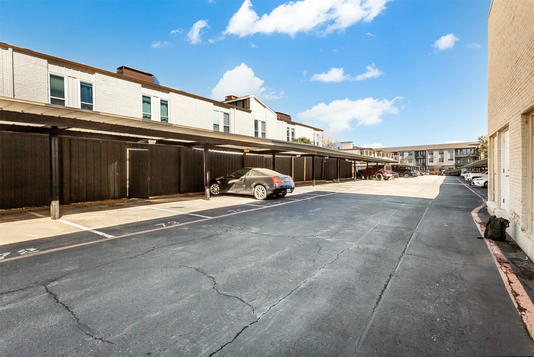Condominium For Rent in Dallas County , 5904 Sandhurst Lane 246, Dallas, Texas 75206, 2 Bedroom, 2 Bathroom, Garage spaces, 1,050 Sqft, built in 1967, mls#21304016, Real Estate Agent in Dallas, Homes For Rent in Dallas county, Homes For Rent in Dallas, Realtor in Dallas Texas, Real Estate Brokerage Independent Realty Texas, Luminita Cordes Realtor