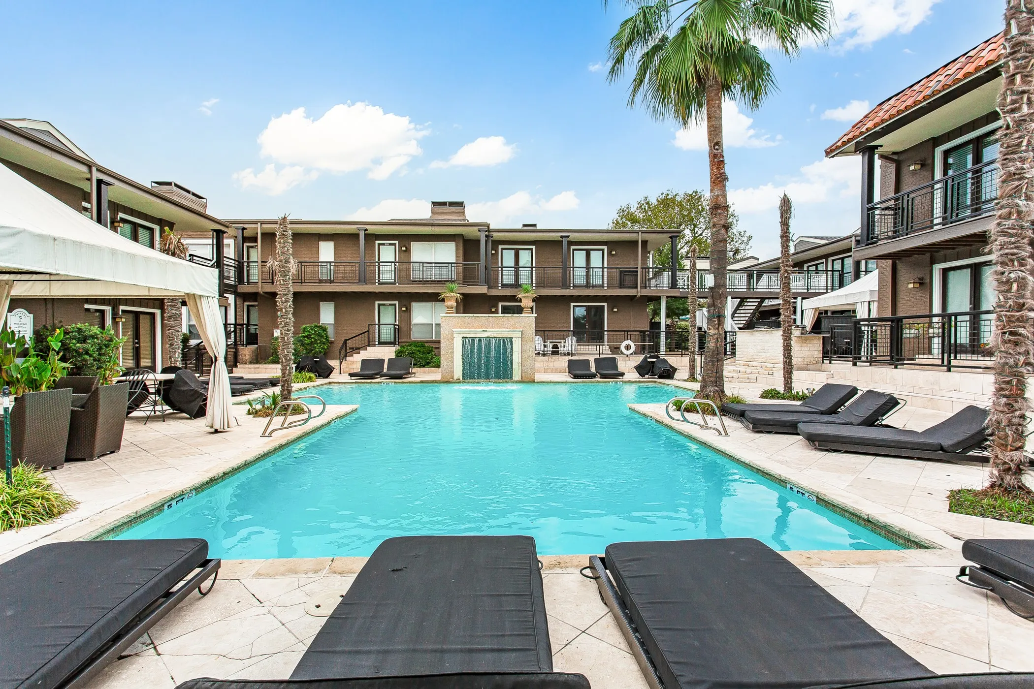 Condominium For Rent in Dallas County , 5904 Sandhurst Lane 246, Dallas, Texas 75206, 2 Bedroom, 2 Bathroom, Garage spaces, 1,050 Sqft, built in 1967, mls#21304016, Real Estate Agent in Dallas, Homes For Rent in Dallas county, Homes For Rent in Dallas, Realtor in Dallas Texas, Real Estate Brokerage Independent Realty Texas, Luminita Cordes Realtor