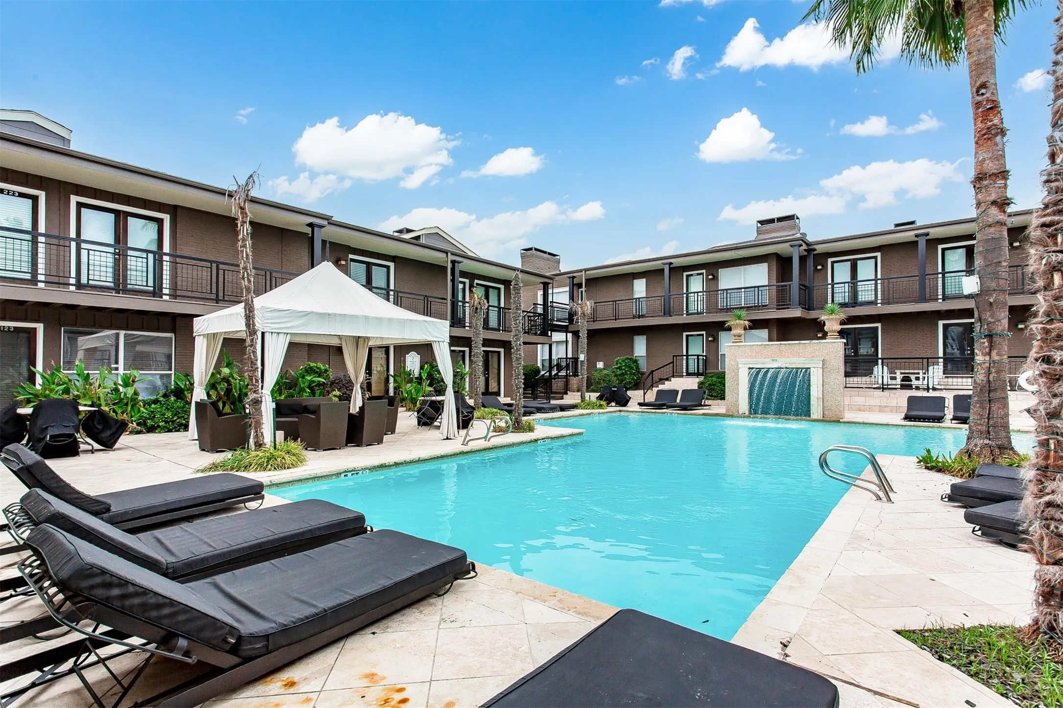 Condominium For Rent in Dallas County , 5904 Sandhurst Lane 246, Dallas, Texas 75206, 2 Bedroom, 2 Bathroom, Garage spaces, 1,050 Sqft, built in 1967, mls#21304016, Real Estate Agent in Dallas, Homes For Rent in Dallas county, Homes For Rent in Dallas, Realtor in Dallas Texas, Real Estate Brokerage Independent Realty Texas, Luminita Cordes Realtor