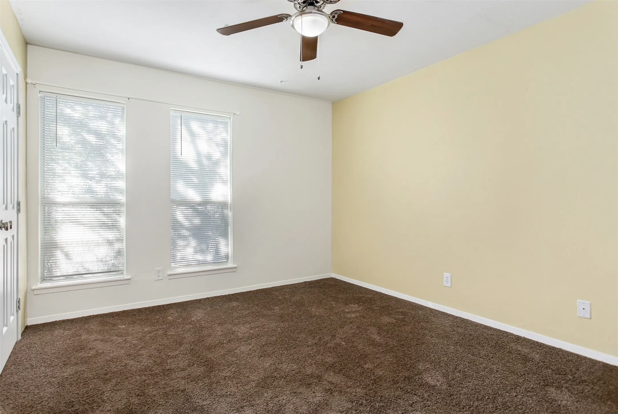 Condominium For Rent in Dallas County , 5904 Sandhurst Lane 246, Dallas, Texas 75206, 2 Bedroom, 2 Bathroom, Garage spaces, 1,050 Sqft, built in 1967, mls#21304016, Real Estate Agent in Dallas, Homes For Rent in Dallas county, Homes For Rent in Dallas, Realtor in Dallas Texas, Real Estate Brokerage Independent Realty Texas, Luminita Cordes Realtor