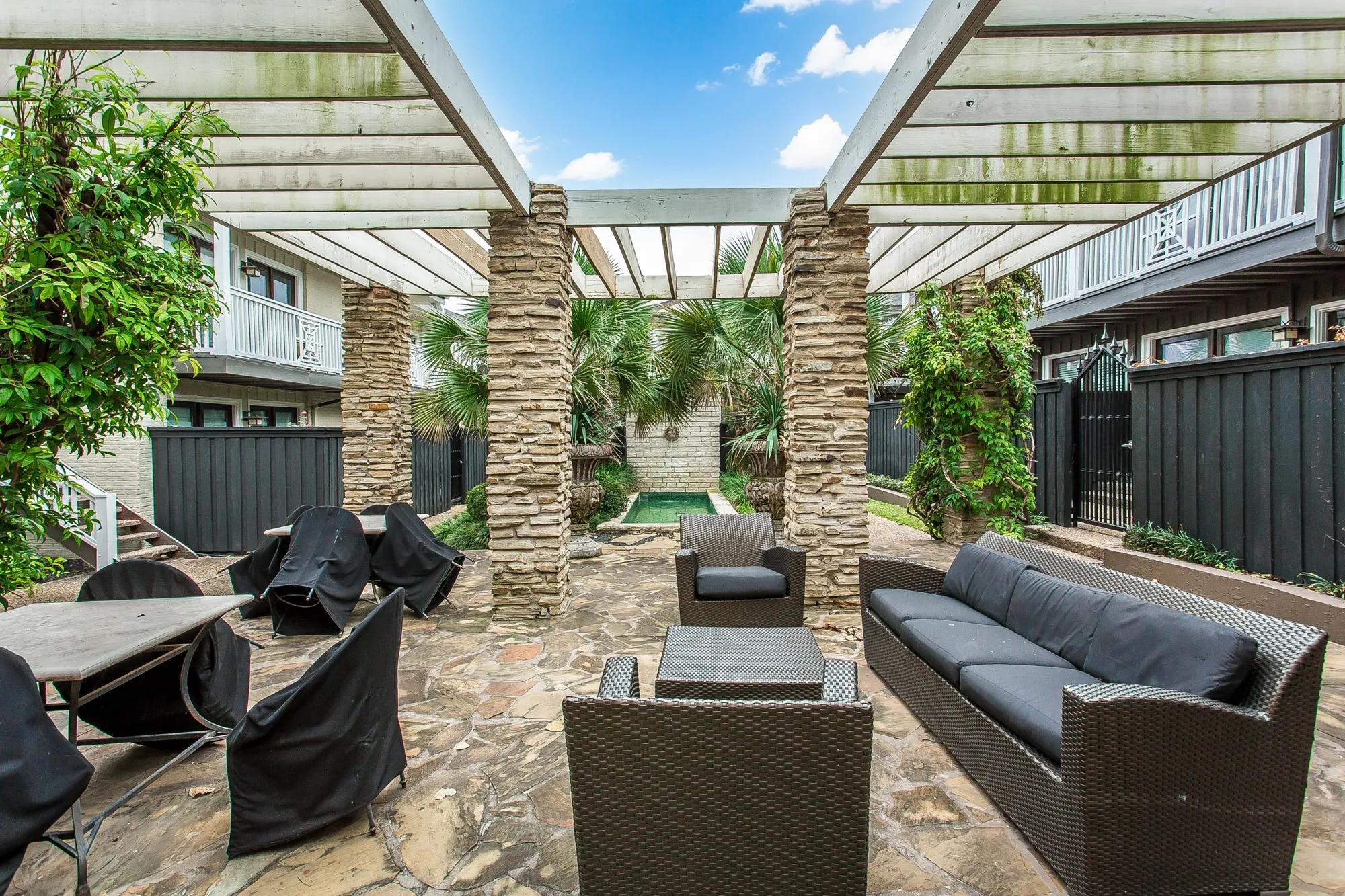 Condominium For Rent in Dallas County , 5904 Sandhurst Lane 246, Dallas, Texas 75206, 2 Bedroom, 2 Bathroom, Garage spaces, 1,050 Sqft, built in 1967, mls#21304016, Real Estate Agent in Dallas, Homes For Rent in Dallas county, Homes For Rent in Dallas, Realtor in Dallas Texas, Real Estate Brokerage Independent Realty Texas, Luminita Cordes Realtor