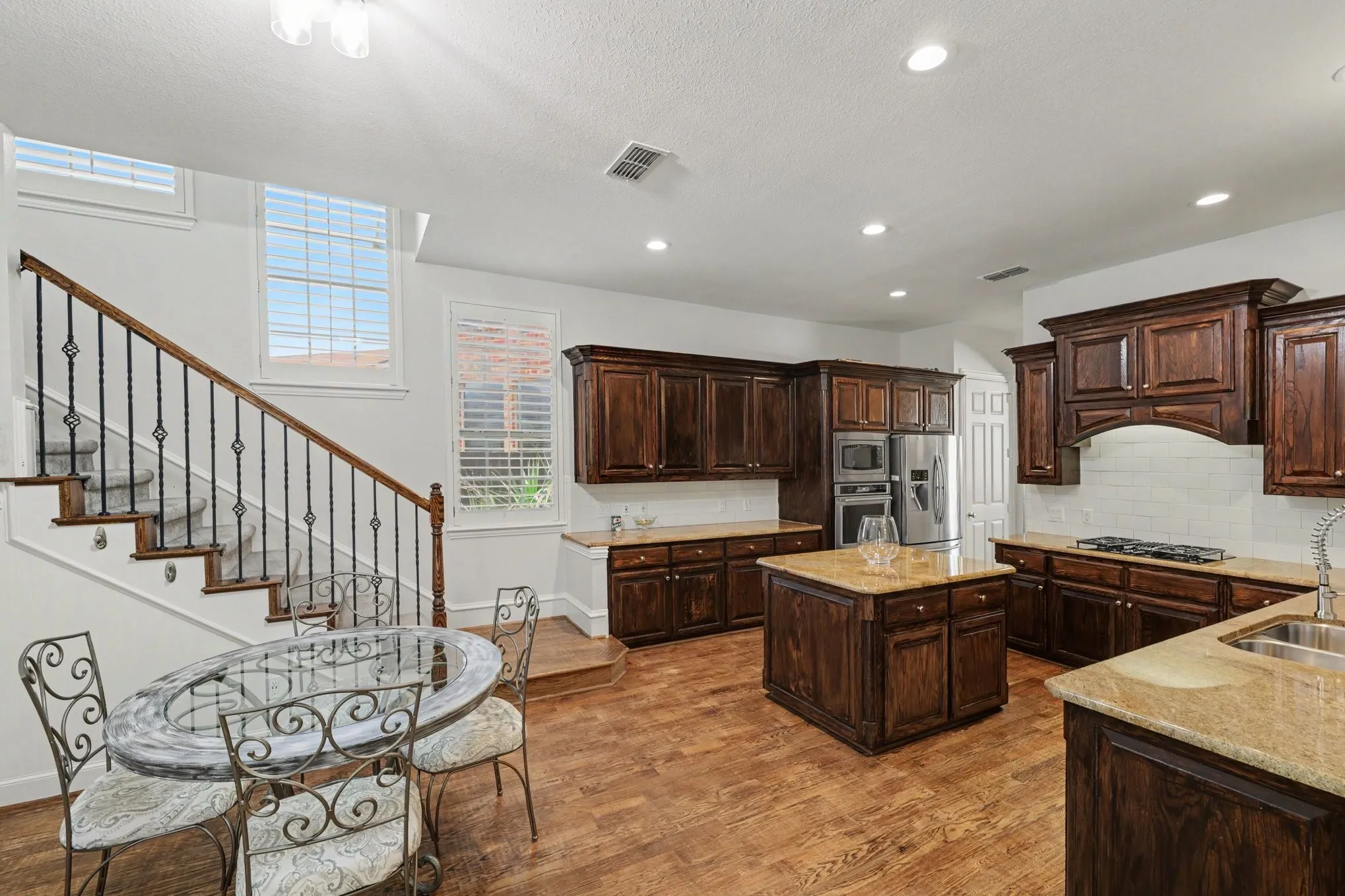 Single Family Residence For Sale in Collin County , 1825 Marshall Drive, Allen, Texas 75013, 4 Bedroom, 4 Bathroom, 4 Garage spaces, 4,076 Sqft, built in 2005, mls#21310093, Real Estate Agent in Allen, Homes For Sale in Collin county, Homes For Sale in Allen, Realtor in Allen Texas, Real Estate Brokerage Independent Realty Texas, Luminita Cordes Realtor