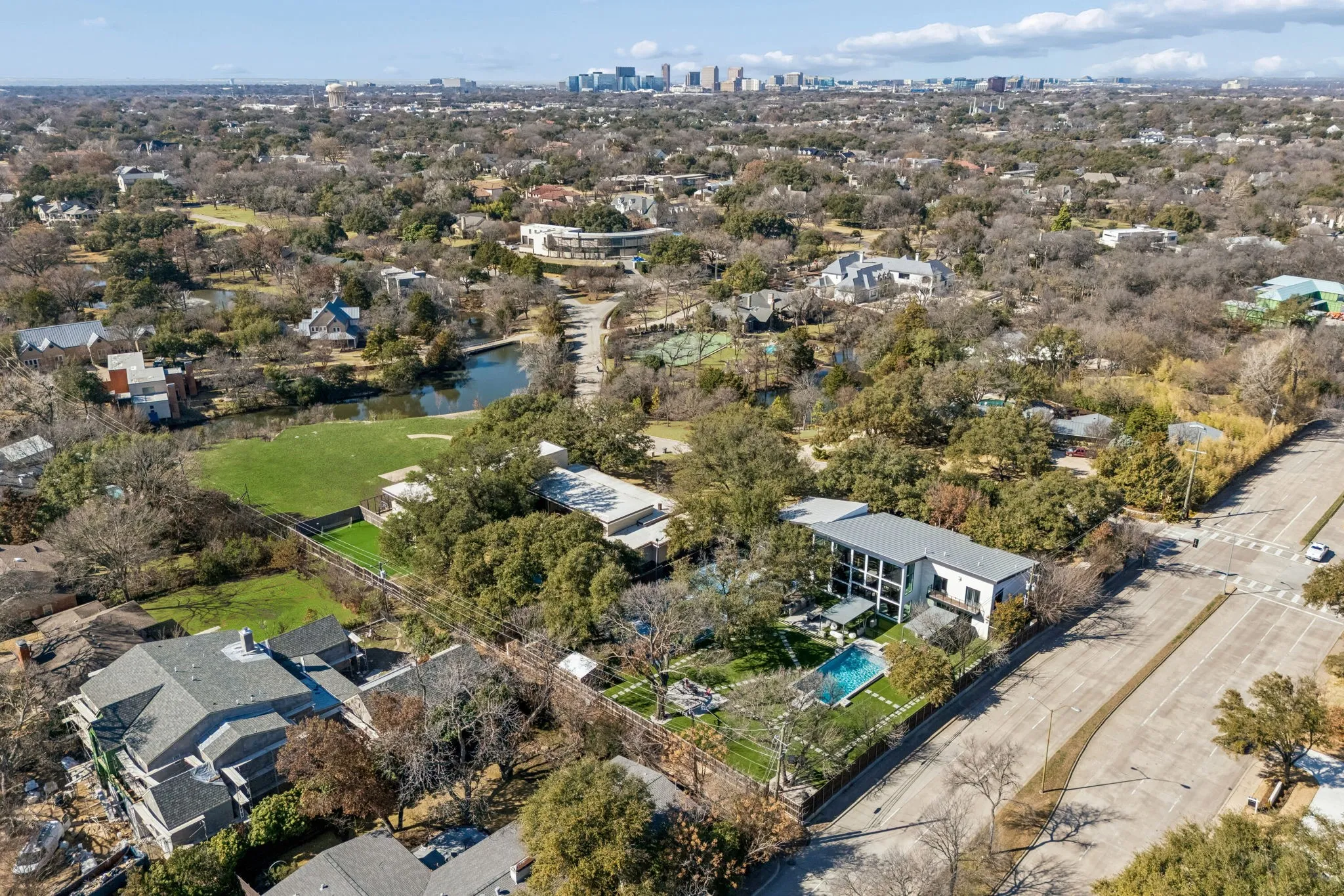 Single Family Residence For Sale in Dallas County , 6766 Northaven Road, Dallas, Texas 75230, 5 Bedroom, 5 Bathroom, 3 Garage spaces, 4,437 Sqft, built in 2019, mls#21309156, Real Estate Agent in Dallas, Homes For Sale in Dallas county, Homes For Sale in Dallas, Realtor in Dallas Texas, Real Estate Brokerage Independent Realty Texas, Luminita Cordes Realtor