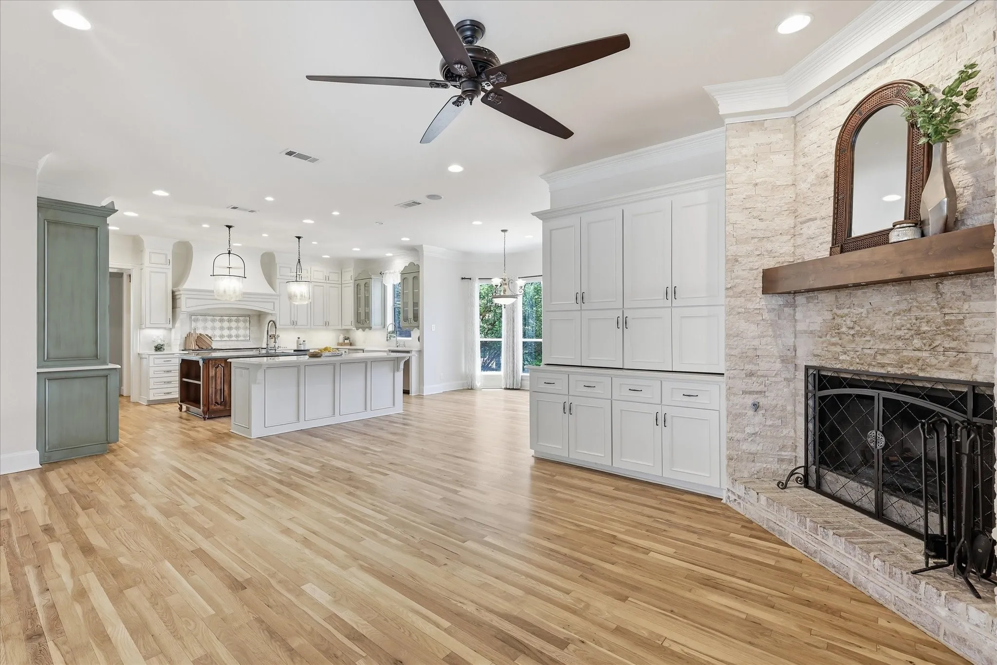 Single Family Residence For Sale in Tarrant County , 1204 Westwood Drive, Keller, Texas 76262, 5 Bedroom, 5 Bathroom, 4 Garage spaces, 6,112 Sqft, built in 2002, mls#21310039, Real Estate Agent in Keller, Homes For Sale in Tarrant county, Homes For Sale in Keller, Realtor in Keller Texas, Real Estate Brokerage Independent Realty Texas, Luminita Cordes Realtor