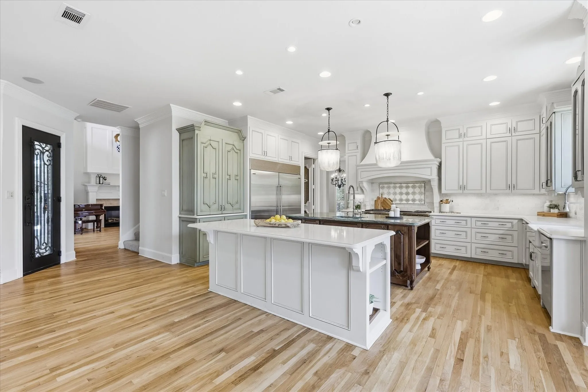 Single Family Residence For Sale in Tarrant County , 1204 Westwood Drive, Keller, Texas 76262, 5 Bedroom, 5 Bathroom, 4 Garage spaces, 6,112 Sqft, built in 2002, mls#21310039, Real Estate Agent in Keller, Homes For Sale in Tarrant county, Homes For Sale in Keller, Realtor in Keller Texas, Real Estate Brokerage Independent Realty Texas, Luminita Cordes Realtor
