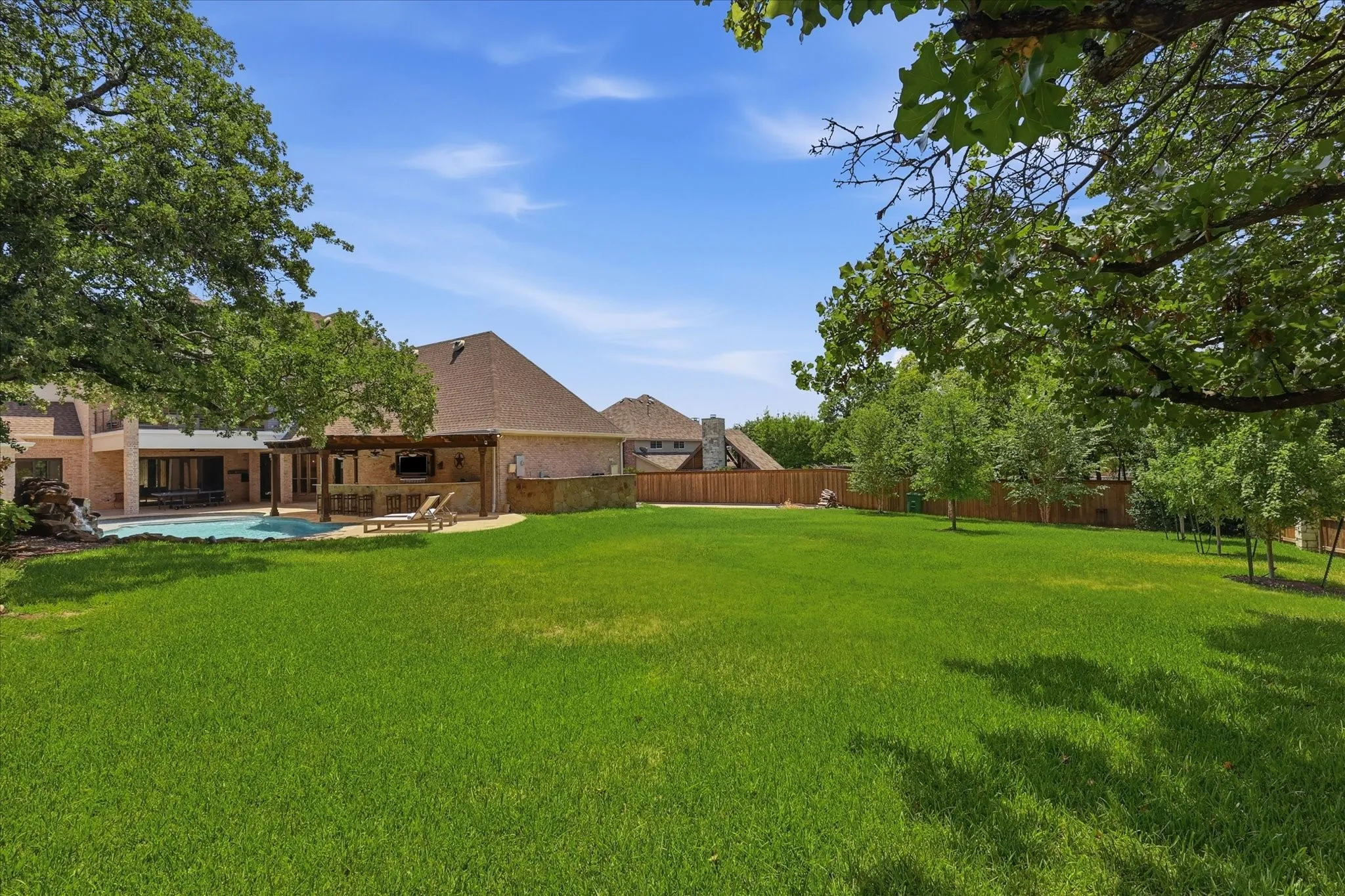 Single Family Residence For Sale in Tarrant County , 1204 Westwood Drive, Keller, Texas 76262, 5 Bedroom, 5 Bathroom, 4 Garage spaces, 6,112 Sqft, built in 2002, mls#21310039, Real Estate Agent in Keller, Homes For Sale in Tarrant county, Homes For Sale in Keller, Realtor in Keller Texas, Real Estate Brokerage Independent Realty Texas, Luminita Cordes Realtor