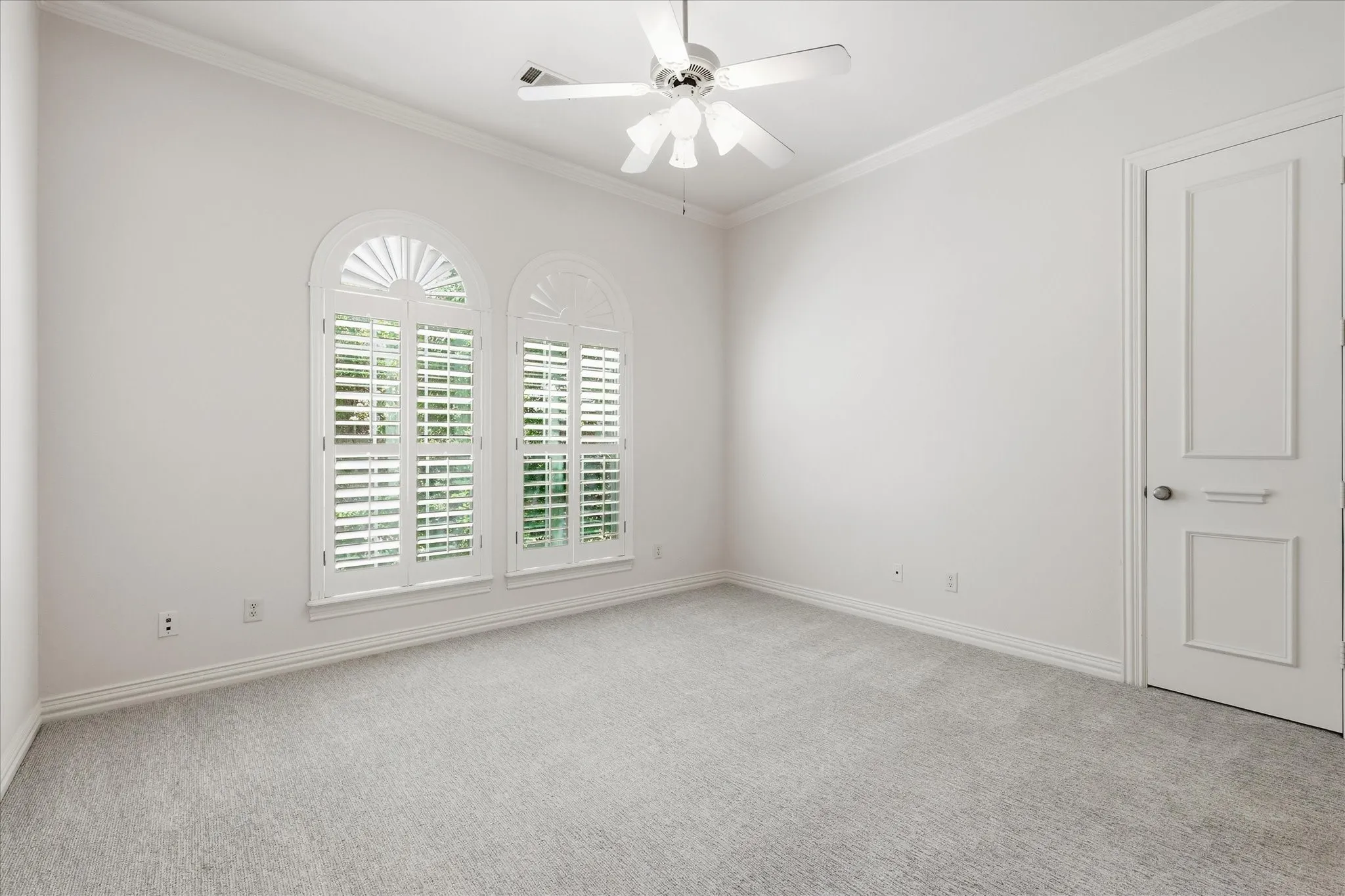 Single Family Residence For Sale in Tarrant County , 1204 Westwood Drive, Keller, Texas 76262, 5 Bedroom, 5 Bathroom, 4 Garage spaces, 6,112 Sqft, built in 2002, mls#21310039, Real Estate Agent in Keller, Homes For Sale in Tarrant county, Homes For Sale in Keller, Realtor in Keller Texas, Real Estate Brokerage Independent Realty Texas, Luminita Cordes Realtor