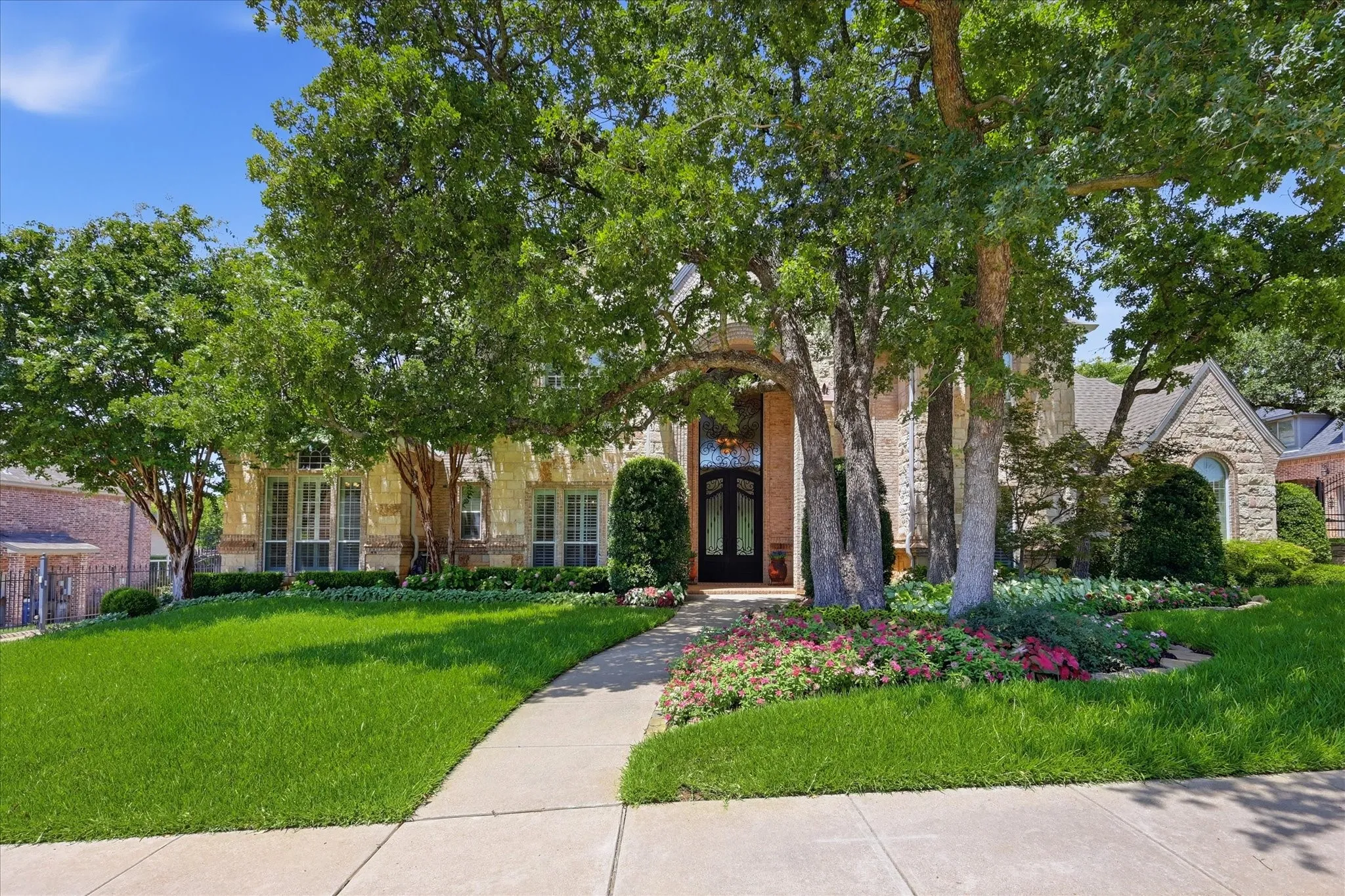 Single Family Residence For Sale in Tarrant County , 1204 Westwood Drive, Keller, Texas 76262, 5 Bedroom, 5 Bathroom, 4 Garage spaces, 6,112 Sqft, built in 2002, mls#21310039, Real Estate Agent in Keller, Homes For Sale in Tarrant county, Homes For Sale in Keller, Realtor in Keller Texas, Real Estate Brokerage Independent Realty Texas, Luminita Cordes Realtor