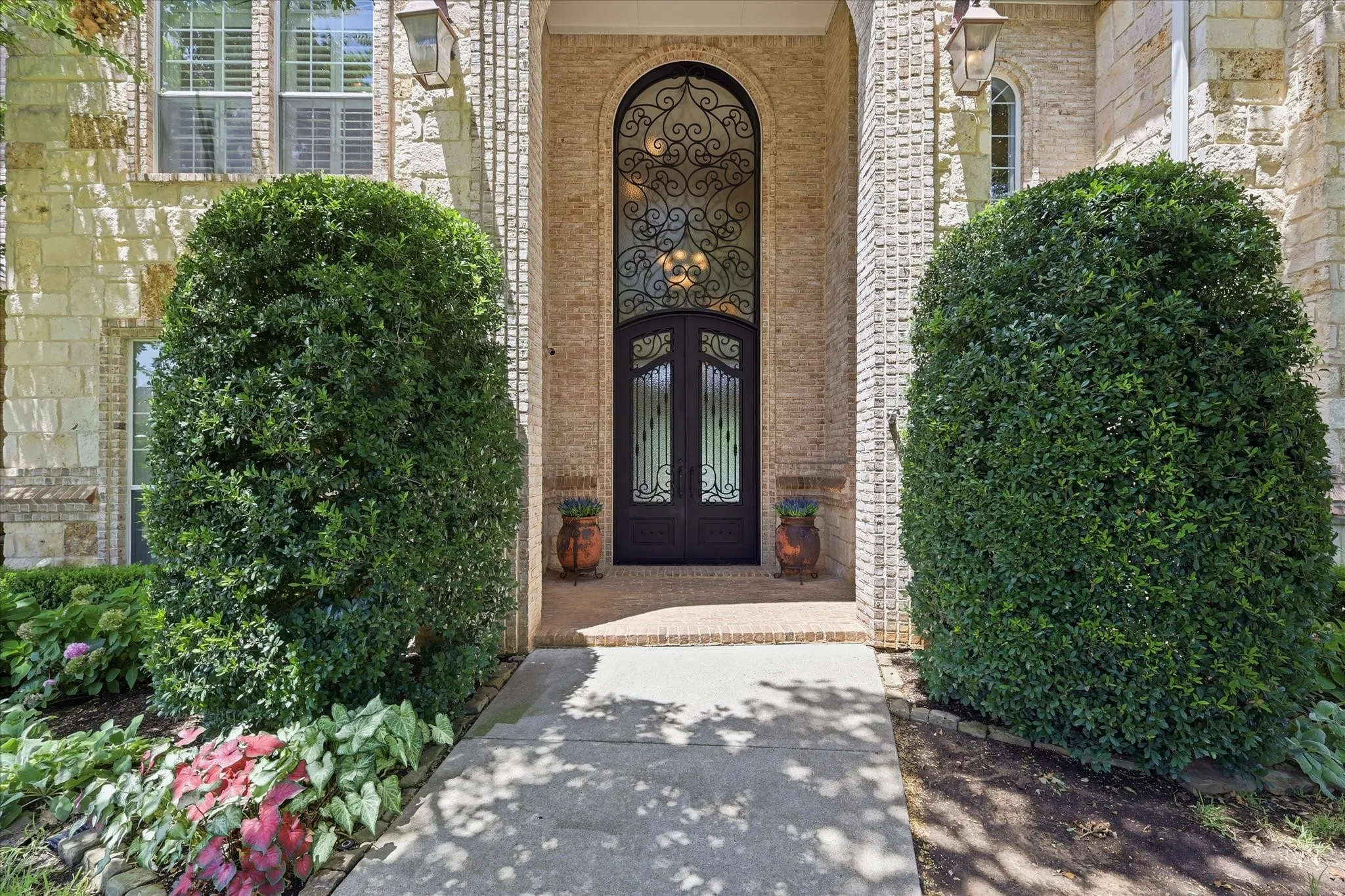 Single Family Residence For Sale in Tarrant County , 1204 Westwood Drive, Keller, Texas 76262, 5 Bedroom, 5 Bathroom, 4 Garage spaces, 6,112 Sqft, built in 2002, mls#21310039, Real Estate Agent in Keller, Homes For Sale in Tarrant county, Homes For Sale in Keller, Realtor in Keller Texas, Real Estate Brokerage Independent Realty Texas, Luminita Cordes Realtor