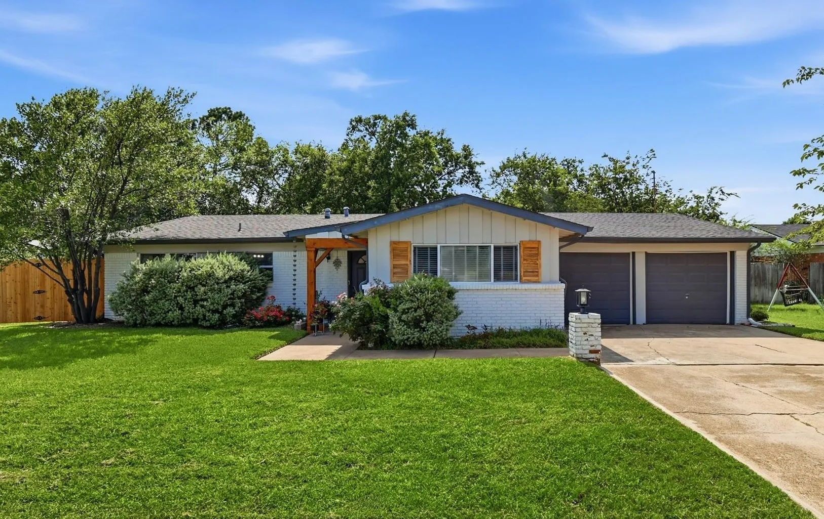 Single Family Residence For Sale in Tarrant County , 5105 Colorado Boulevard, North Richland Hills, Texas 76180, 3 Bedroom, 2 Bathroom, 2 Garage spaces, 1,723 Sqft, built in 1959, mls#21304270, Real Estate Agent in North Richland Hills, Homes For Sale in Tarrant county, Homes For Sale in North Richland Hills, Realtor in North Richland Hills Texas, Real Estate Brokerage Independent Realty Texas, Luminita Cordes Realtor