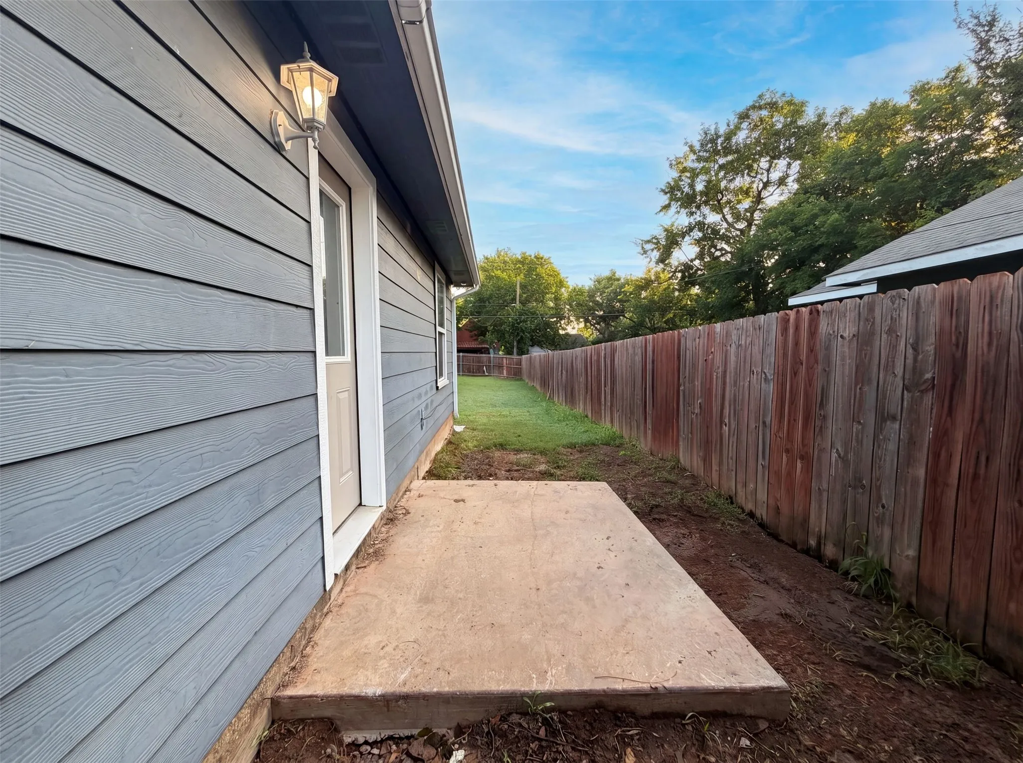 Single Family Residence For Sale in Grayson County , 709 W Hull Street, Denison, Texas 75020, 3 Bedroom, 2 Bathroom, Garage spaces, 1,174 Sqft, built in 2017, mls#21310102, Real Estate Agent in Denison, Homes For Sale in Grayson county, Homes For Sale in Denison, Realtor in Denison Texas, Real Estate Brokerage Independent Realty Texas, Luminita Cordes Realtor
