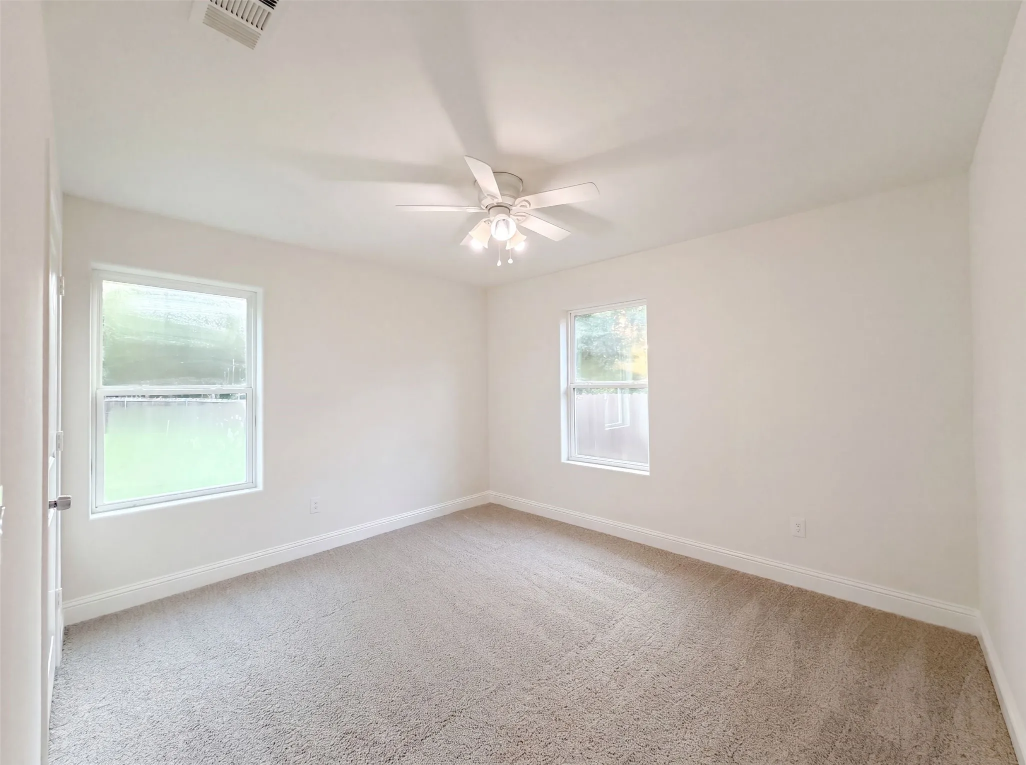 Single Family Residence For Sale in Grayson County , 709 W Hull Street, Denison, Texas 75020, 3 Bedroom, 2 Bathroom, Garage spaces, 1,174 Sqft, built in 2017, mls#21310102, Real Estate Agent in Denison, Homes For Sale in Grayson county, Homes For Sale in Denison, Realtor in Denison Texas, Real Estate Brokerage Independent Realty Texas, Luminita Cordes Realtor