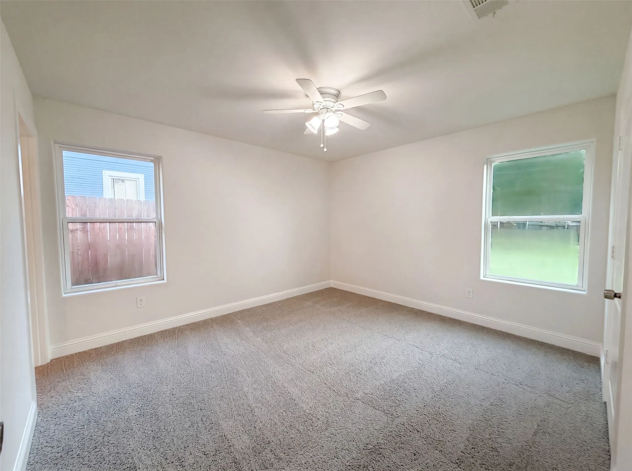 Single Family Residence For Sale in Grayson County , 709 W Hull Street, Denison, Texas 75020, 3 Bedroom, 2 Bathroom, Garage spaces, 1,174 Sqft, built in 2017, mls#21310102, Real Estate Agent in Denison, Homes For Sale in Grayson county, Homes For Sale in Denison, Realtor in Denison Texas, Real Estate Brokerage Independent Realty Texas, Luminita Cordes Realtor