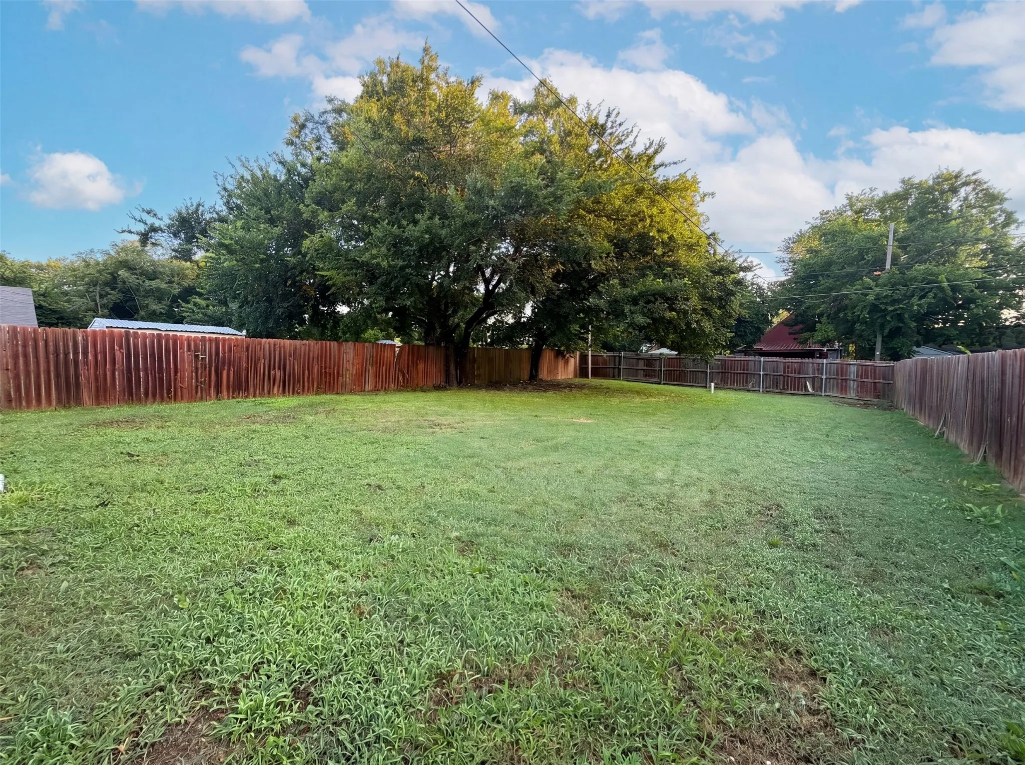 Single Family Residence For Sale in Grayson County , 709 W Hull Street, Denison, Texas 75020, 3 Bedroom, 2 Bathroom, Garage spaces, 1,174 Sqft, built in 2017, mls#21310102, Real Estate Agent in Denison, Homes For Sale in Grayson county, Homes For Sale in Denison, Realtor in Denison Texas, Real Estate Brokerage Independent Realty Texas, Luminita Cordes Realtor