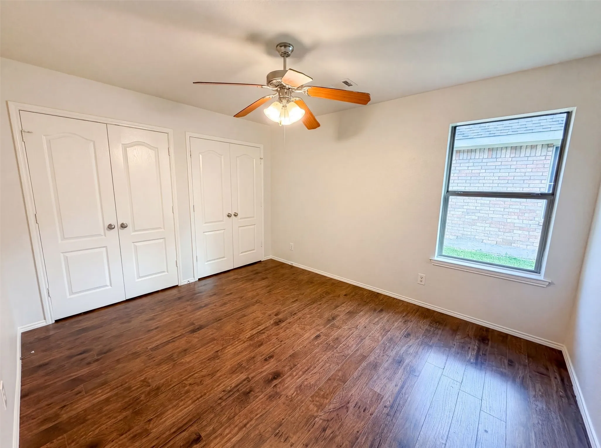 Single Family Residence For Sale in Ellis County , 1618 Hillside Drive, Waxahachie, Texas 75165, 3 Bedroom, 2 Bathroom, 2 Garage spaces, 1,701 Sqft, built in 2007, mls#21310115, Real Estate Agent in Waxahachie, Homes For Sale in Ellis county, Homes For Sale in Waxahachie, Realtor in Waxahachie Texas, Real Estate Brokerage Independent Realty Texas, Luminita Cordes Realtor