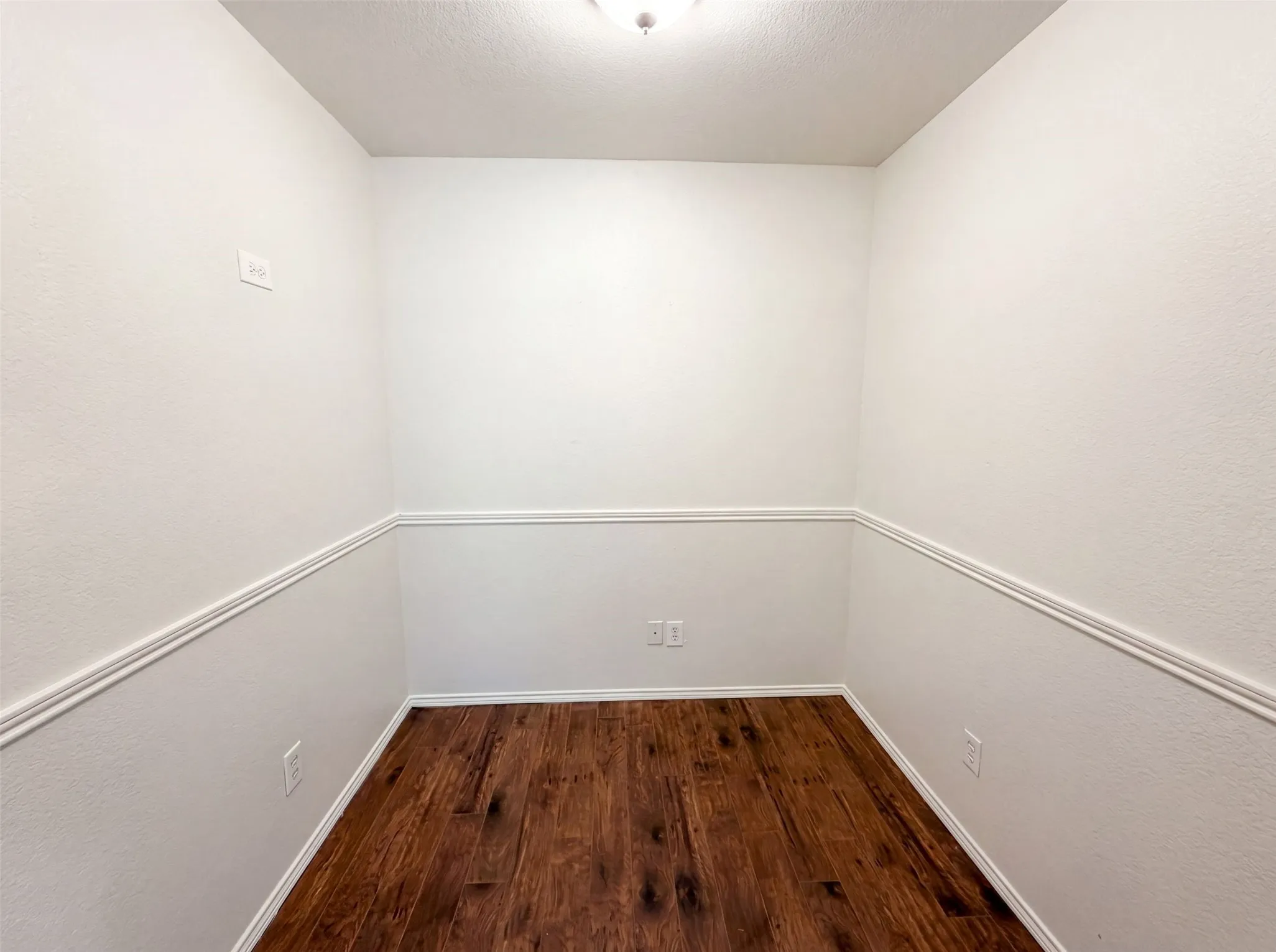 Single Family Residence For Sale in Ellis County , 1618 Hillside Drive, Waxahachie, Texas 75165, 3 Bedroom, 2 Bathroom, 2 Garage spaces, 1,701 Sqft, built in 2007, mls#21310115, Real Estate Agent in Waxahachie, Homes For Sale in Ellis county, Homes For Sale in Waxahachie, Realtor in Waxahachie Texas, Real Estate Brokerage Independent Realty Texas, Luminita Cordes Realtor