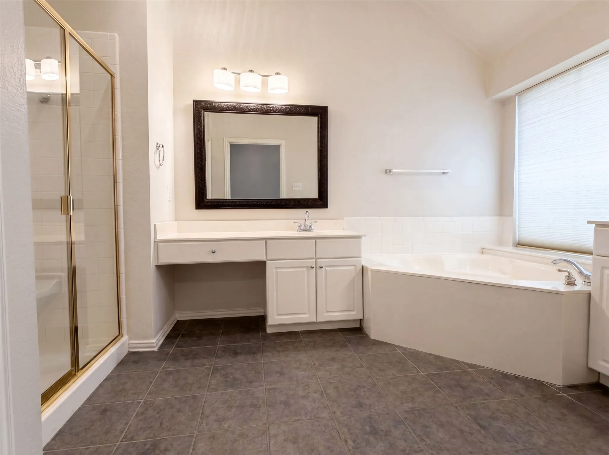 Single Family Residence For Sale in Denton County , 1441 Forest Oaks Court, Frisco, Texas 75036, 3 Bedroom, 2 Bathroom, 2 Garage spaces, 1,740 Sqft, built in 2000, mls#21310124, Real Estate Agent in Frisco, Homes For Sale in Denton county, Homes For Sale in Frisco, Realtor in Frisco Texas, Real Estate Brokerage Independent Realty Texas, Luminita Cordes Realtor