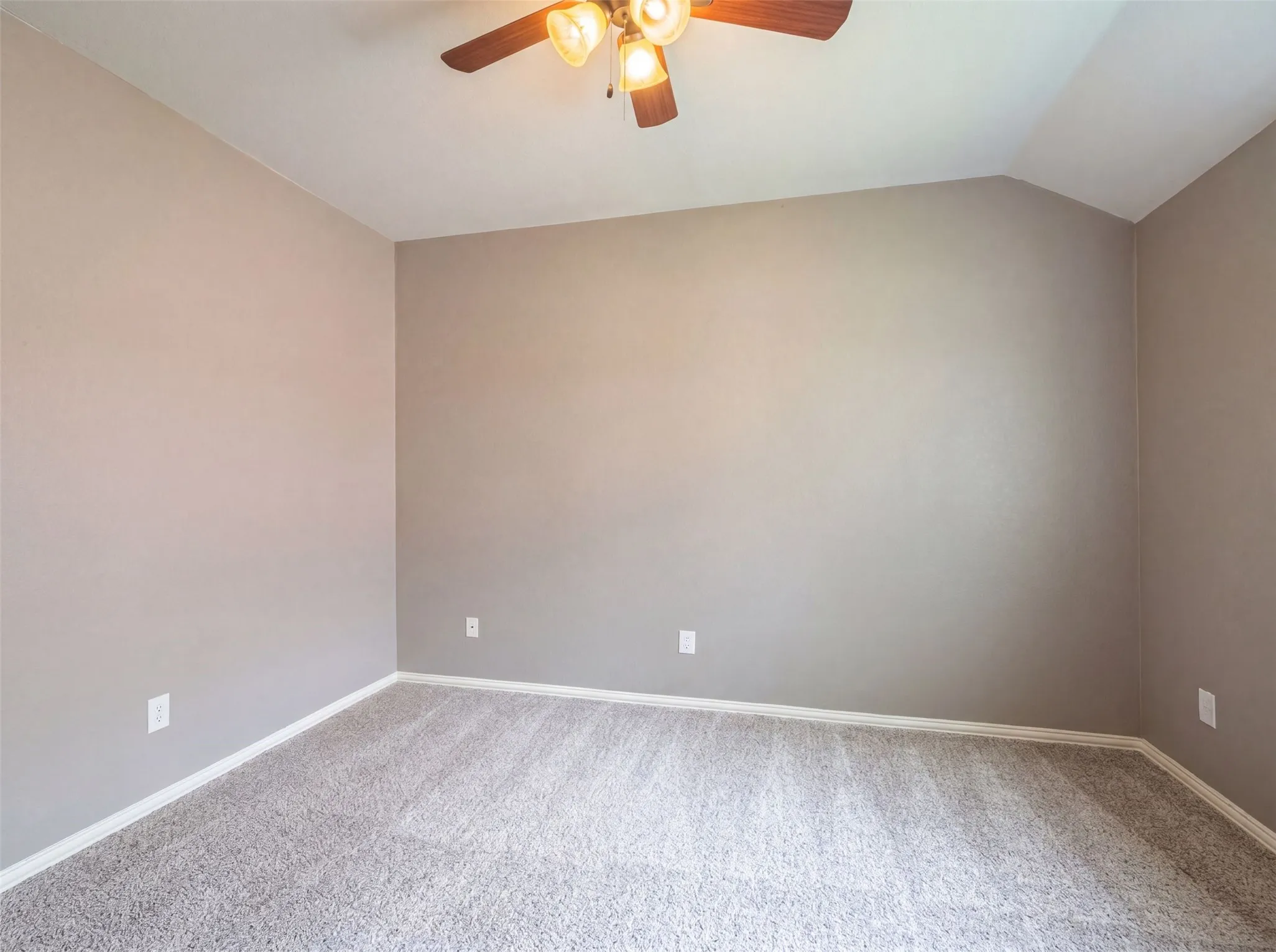 Single Family Residence For Sale in Denton County , 1441 Forest Oaks Court, Frisco, Texas 75036, 3 Bedroom, 2 Bathroom, 2 Garage spaces, 1,740 Sqft, built in 2000, mls#21310124, Real Estate Agent in Frisco, Homes For Sale in Denton county, Homes For Sale in Frisco, Realtor in Frisco Texas, Real Estate Brokerage Independent Realty Texas, Luminita Cordes Realtor