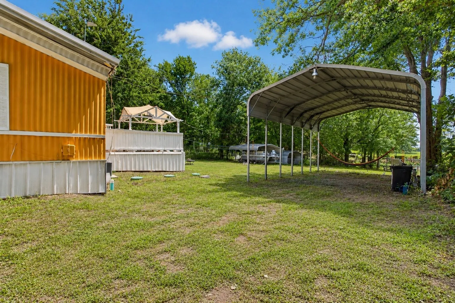 Mobile Home For Sale in Hunt County , 3183 Timberwild, Wills Point, Texas 75169, 3 Bedroom, 2 Bathroom, 2 Garage spaces, 896 Sqft, built in 1996, mls#21305736, Real Estate Agent in Wills Point, Homes For Sale in Hunt county, Homes For Sale in Wills Point, Realtor in Wills Point Texas, Real Estate Brokerage Independent Realty Texas, Luminita Cordes Realtor