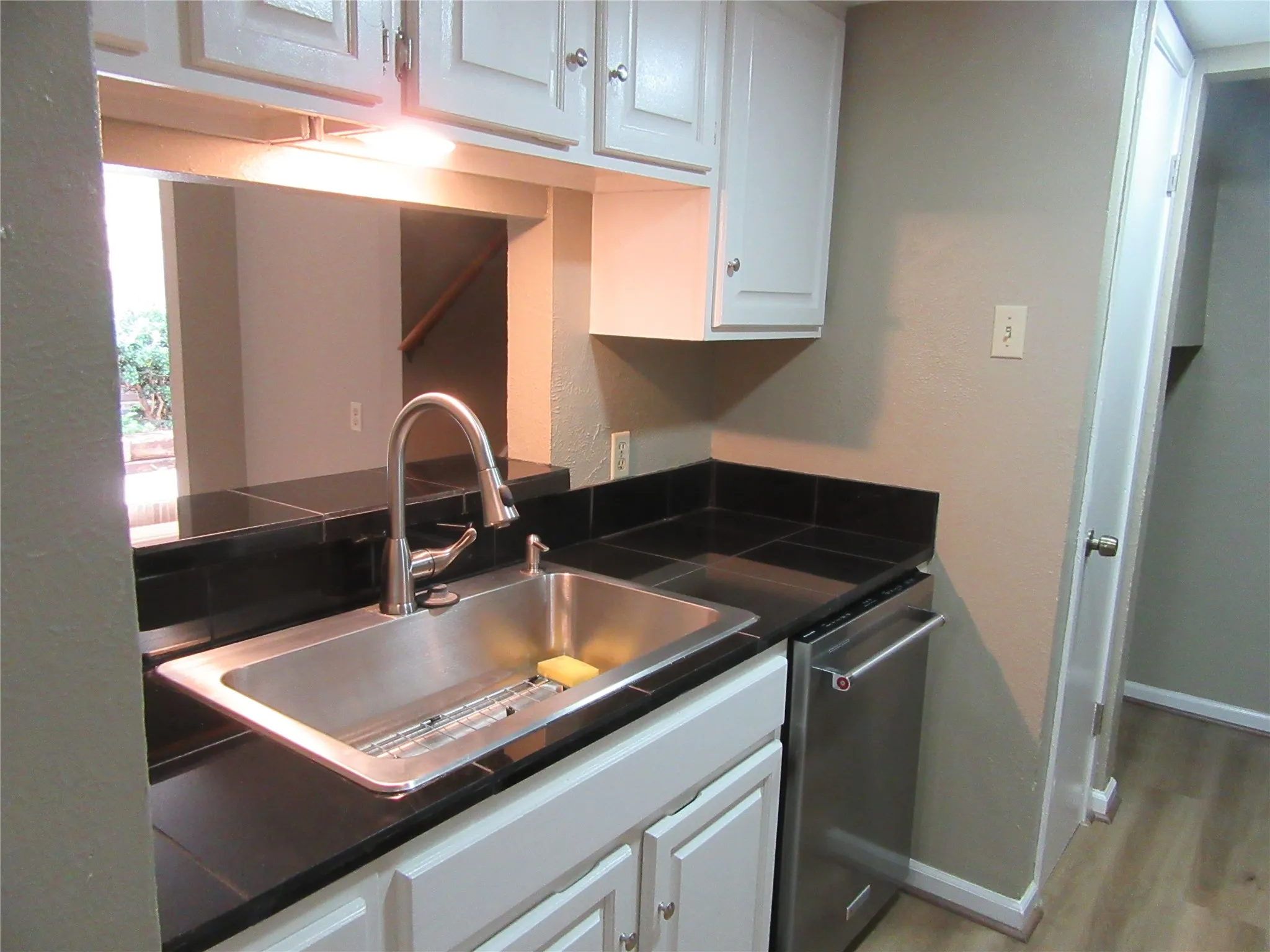 Condominium For Sale in Dallas County , 11311 Audelia Road 122, Dallas, Texas 75243, 2 Bedroom, 2 Bathroom, Garage spaces, 890 Sqft, built in 1981, Price $135,000, mls#21310148, Real Estate Agent in Dallas, Homes For Sale in Dallas county, Homes For Sale in Dallas, Realtor in Dallas Texas, Real Estate Brokerage Independent Realty Texas, Luminita Cordes Realtor