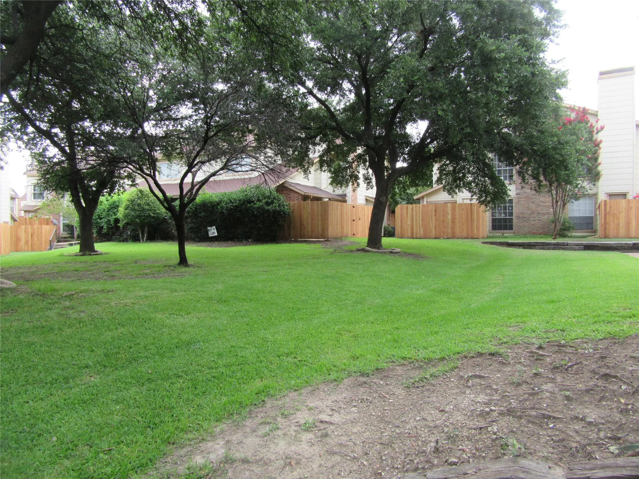 Condominium For Sale in Dallas County , 11311 Audelia Road 122, Dallas, Texas 75243, 2 Bedroom, 2 Bathroom, Garage spaces, 890 Sqft, built in 1981, Price $135,000, mls#21310148, Real Estate Agent in Dallas, Homes For Sale in Dallas county, Homes For Sale in Dallas, Realtor in Dallas Texas, Real Estate Brokerage Independent Realty Texas, Luminita Cordes Realtor