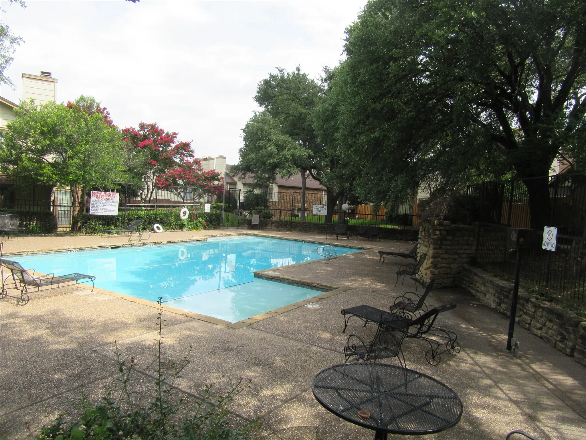 Condominium For Sale in Dallas County , 11311 Audelia Road 122, Dallas, Texas 75243, 2 Bedroom, 2 Bathroom, Garage spaces, 890 Sqft, built in 1981, Price $135,000, mls#21310148, Real Estate Agent in Dallas, Homes For Sale in Dallas county, Homes For Sale in Dallas, Realtor in Dallas Texas, Real Estate Brokerage Independent Realty Texas, Luminita Cordes Realtor