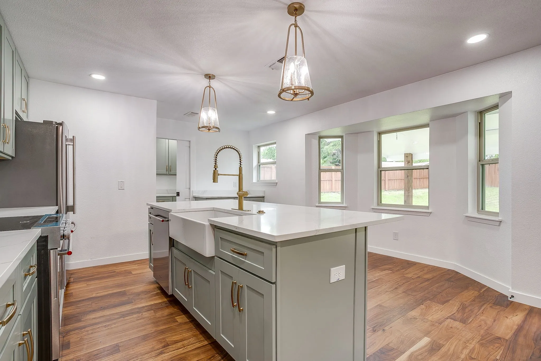 Single Family Residence For Rent in Parker County , 220 Rolling Hills Drive, Aledo, Texas 76008, 3 Bedroom, 3 Bathroom, 2 Garage spaces, 1,656 Sqft, built in 1973, mls#21309770, Real Estate Agent in Aledo, Homes For Rent in Parker county, Homes For Rent in Aledo, Realtor in Aledo Texas, Real Estate Brokerage Independent Realty Texas, Luminita Cordes Realtor